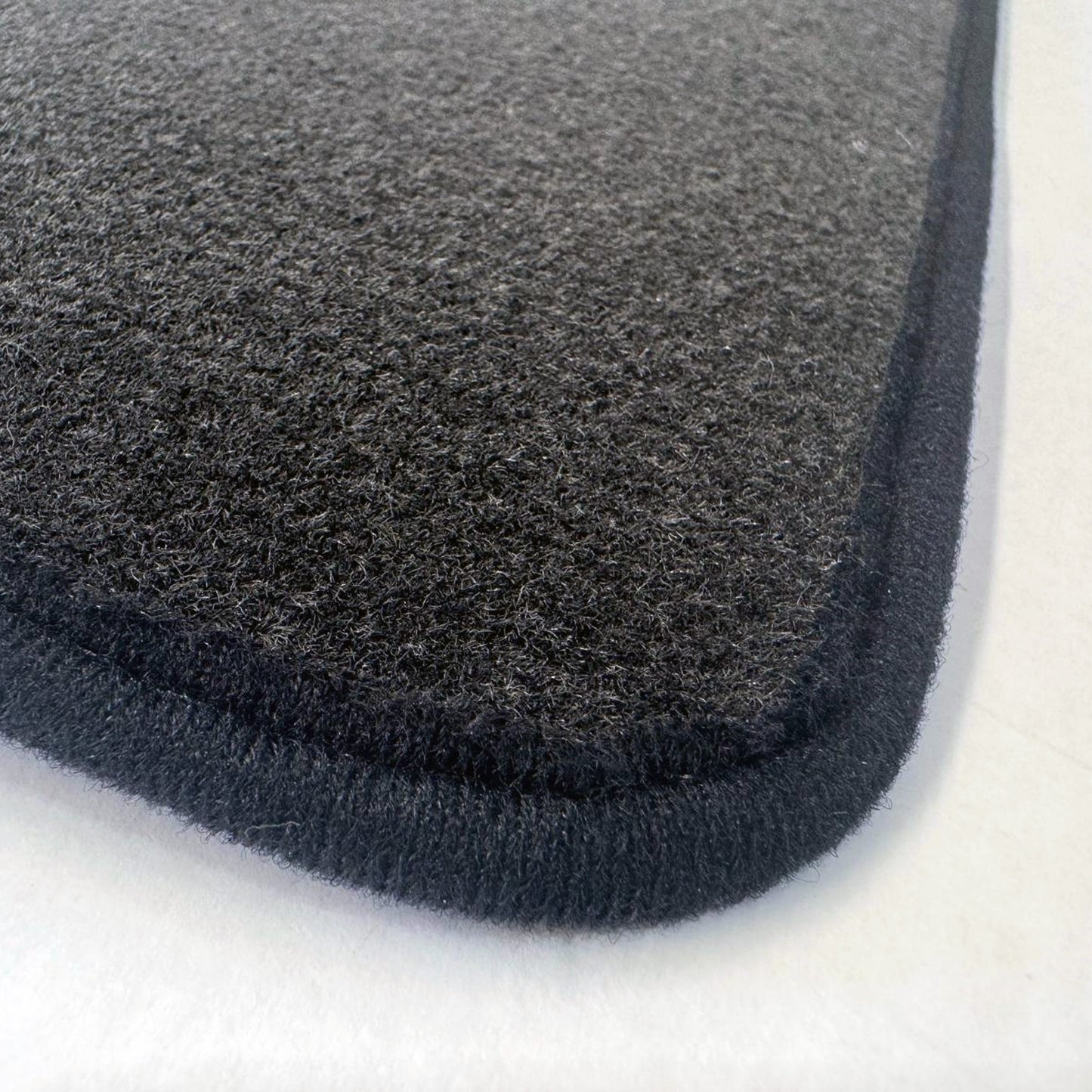 VW POLO HATCHBACK / SALOON 2002 TO 2004 - CAR MAT SET
