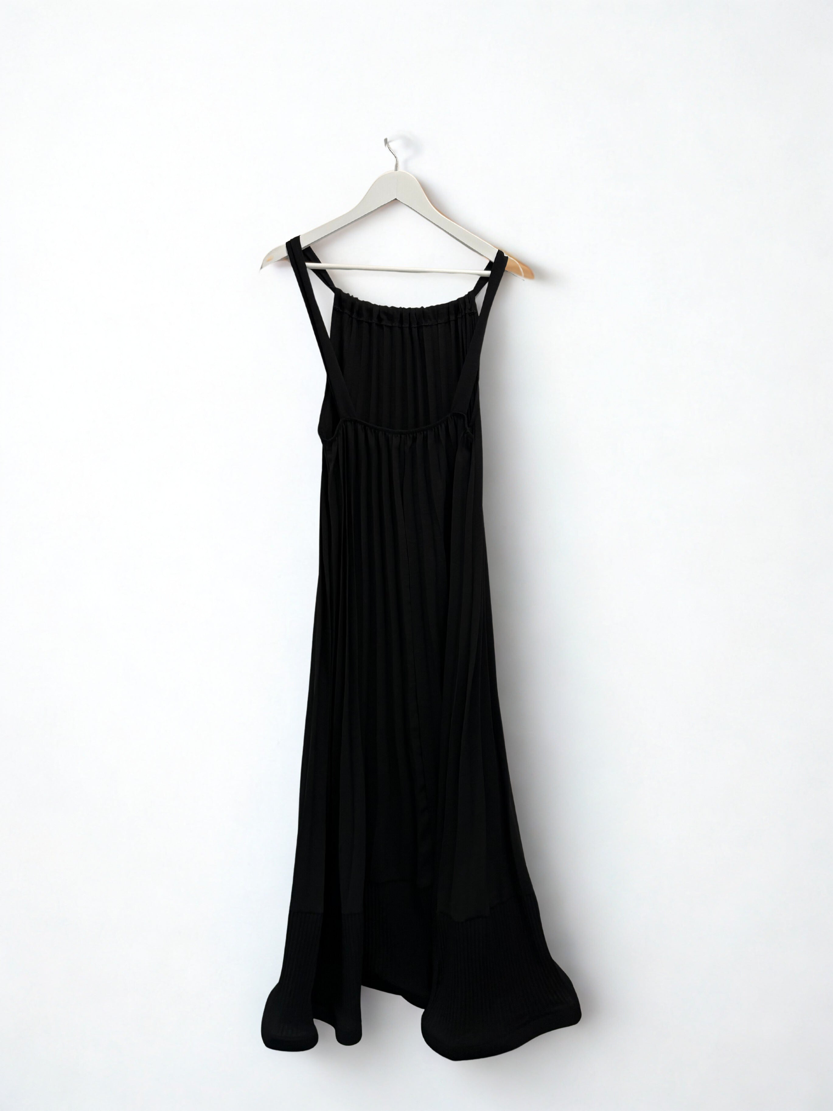 Flowing Sleeveless Maxi Dress – One Size (Fits 8–22)