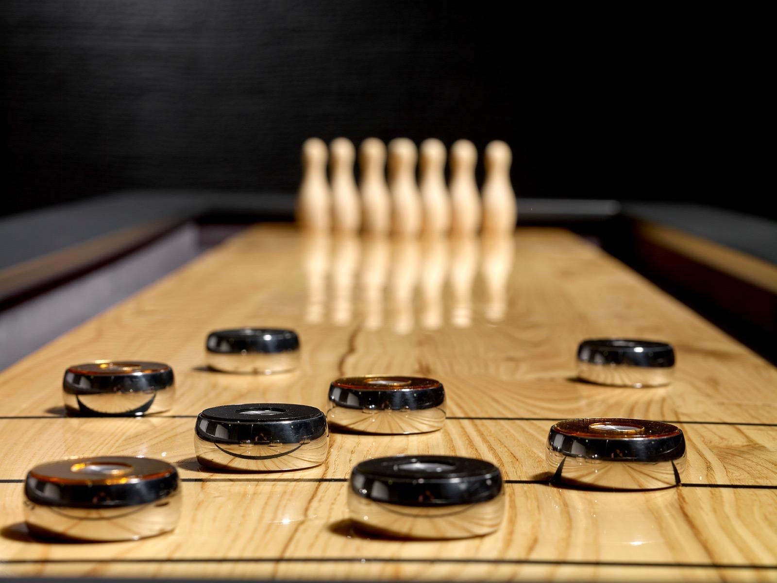 Grand Shuffleboard Black