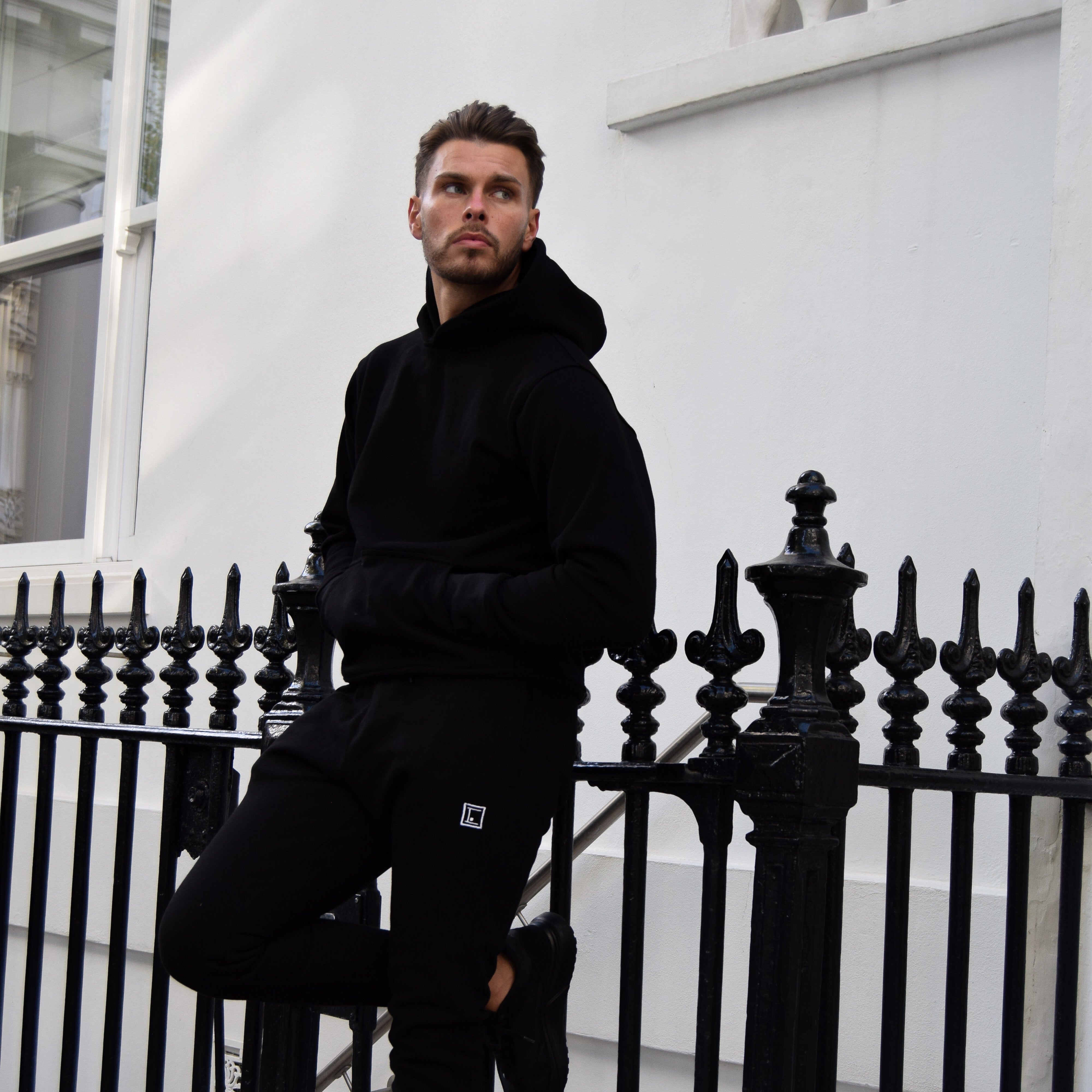 Signature Joggers | Black/White