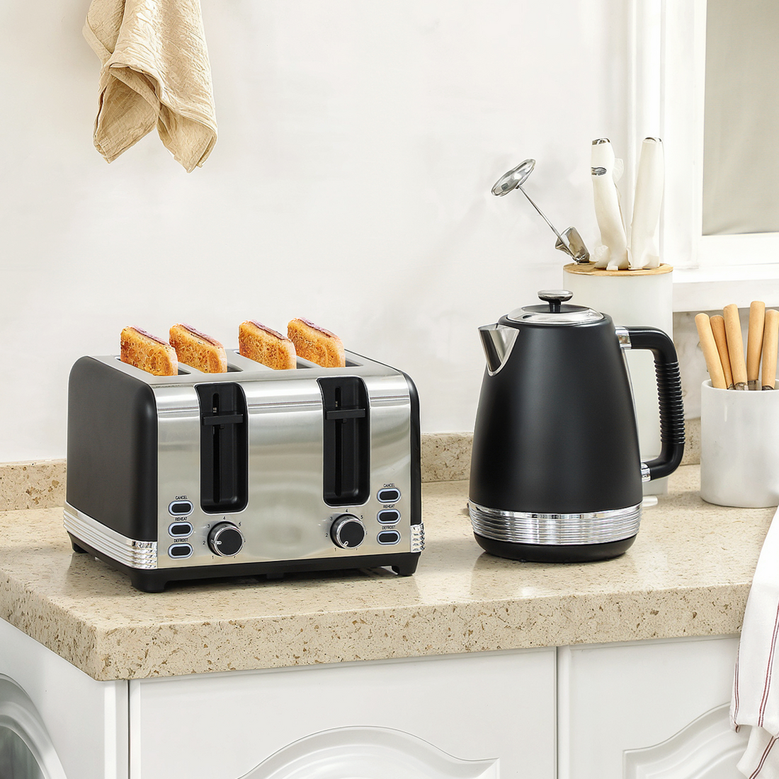 HOMCOM 1.7L 3000W Quick Boil Kettle and 4 Slice Toaster Set Crumb Tray Black