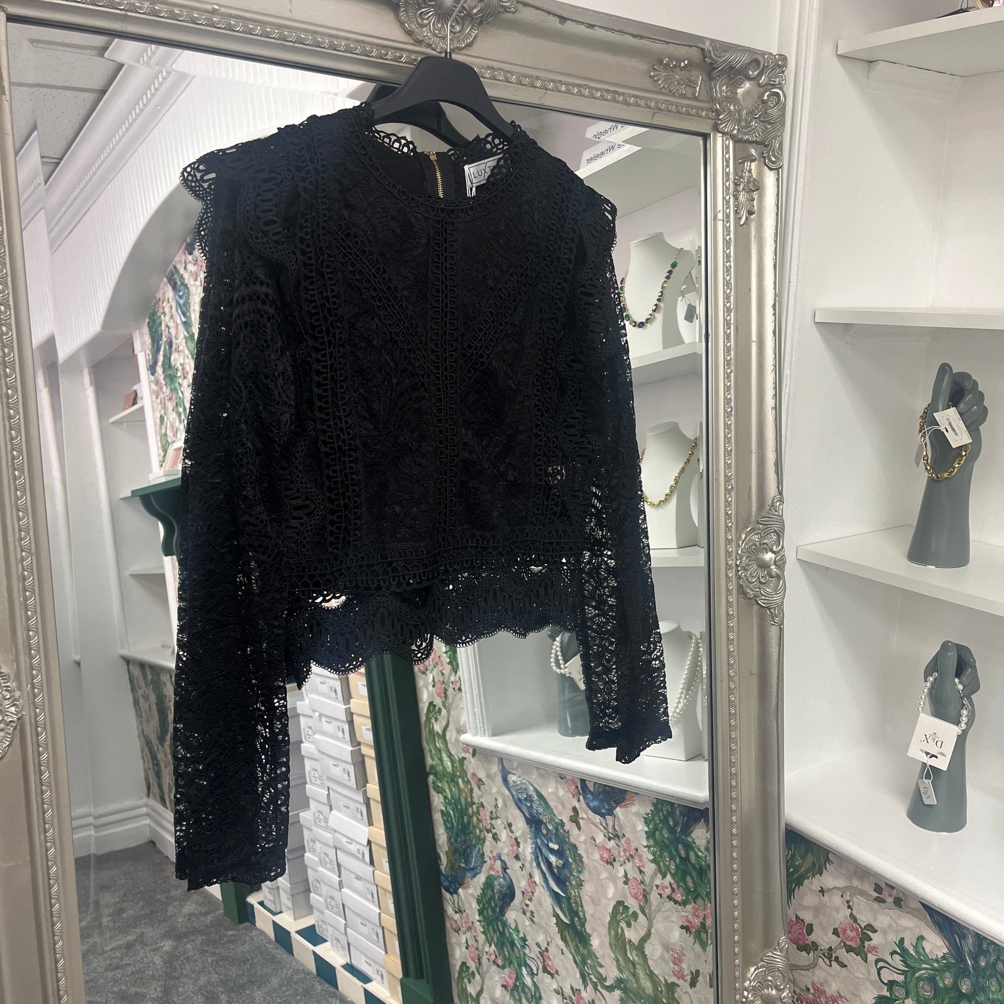 Luxtyle Cropped Long Sleeve Lace Top – One Size (Fits 8–14)