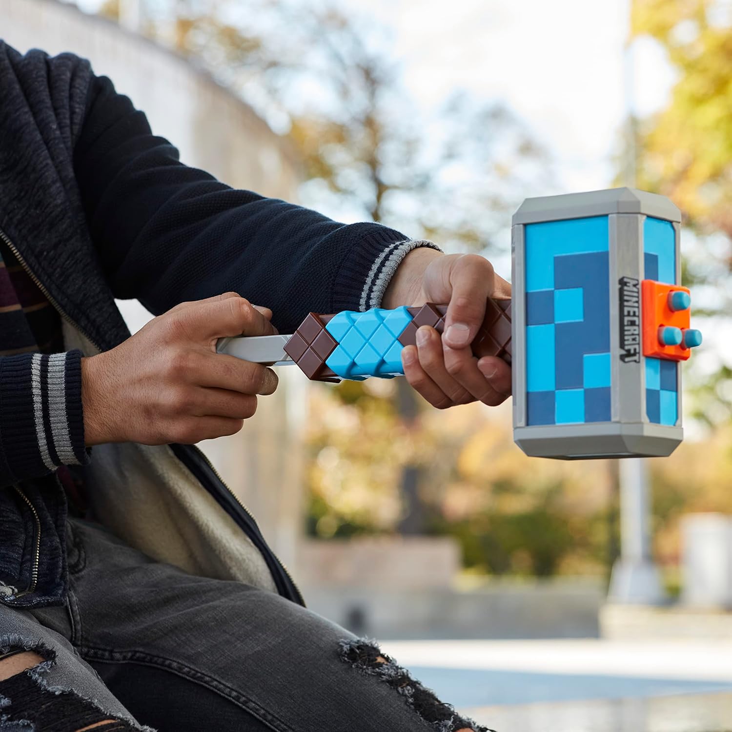 Nerf Minecraft Stormlander Dart-Blasting Hammer