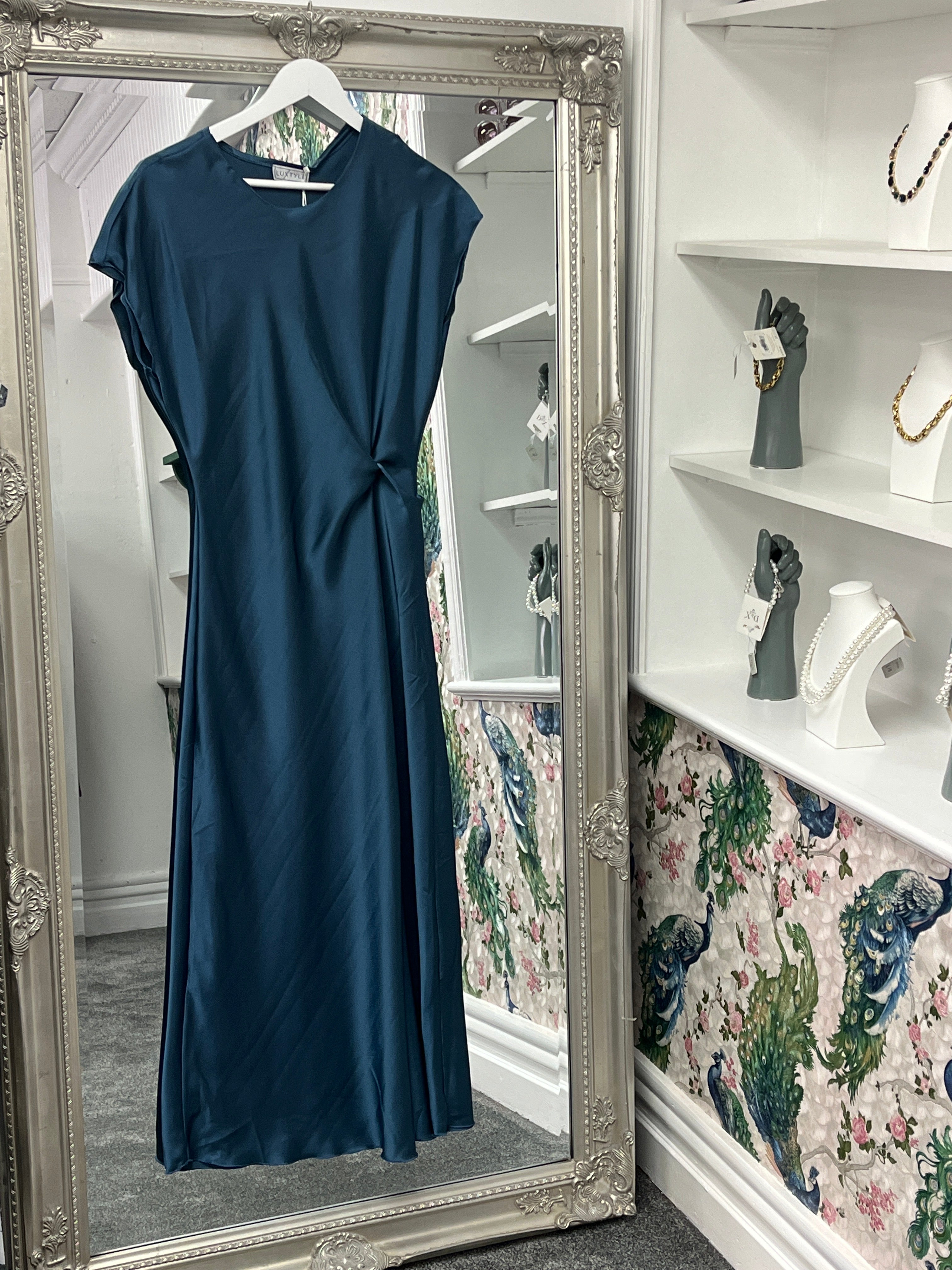 Luxtyle Knot Detail Dress – One Size Fits 8–14