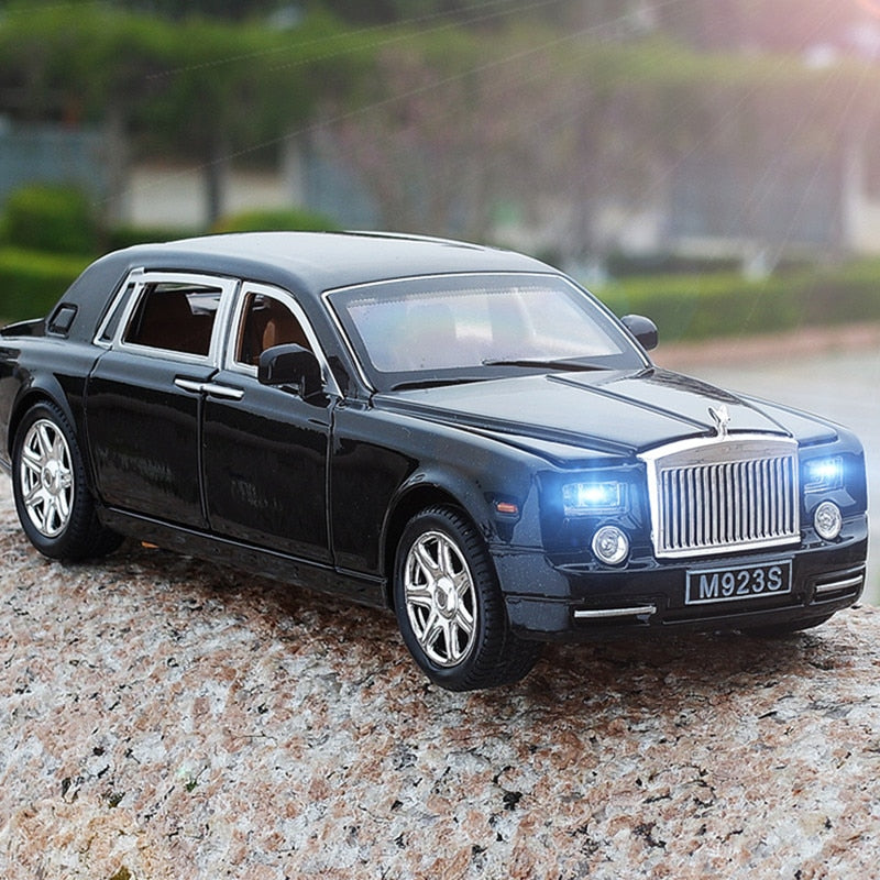 Rolls-Royce Phantom Diecast Model Car (1:24 Scale)