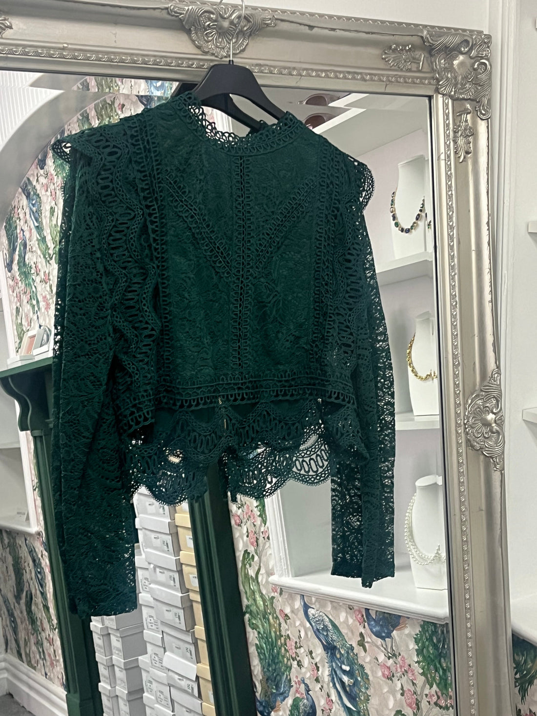 Luxtyle Cropped Long Sleeve Lace Top – One Size (Fits 8–14)