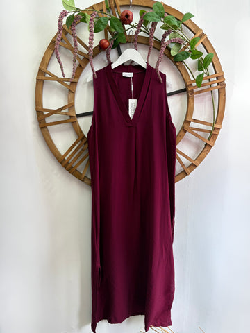 Luxtyle Sleeveless V-Neck Midi Dress – Berry or Chocolate (One Size up to 16/18)