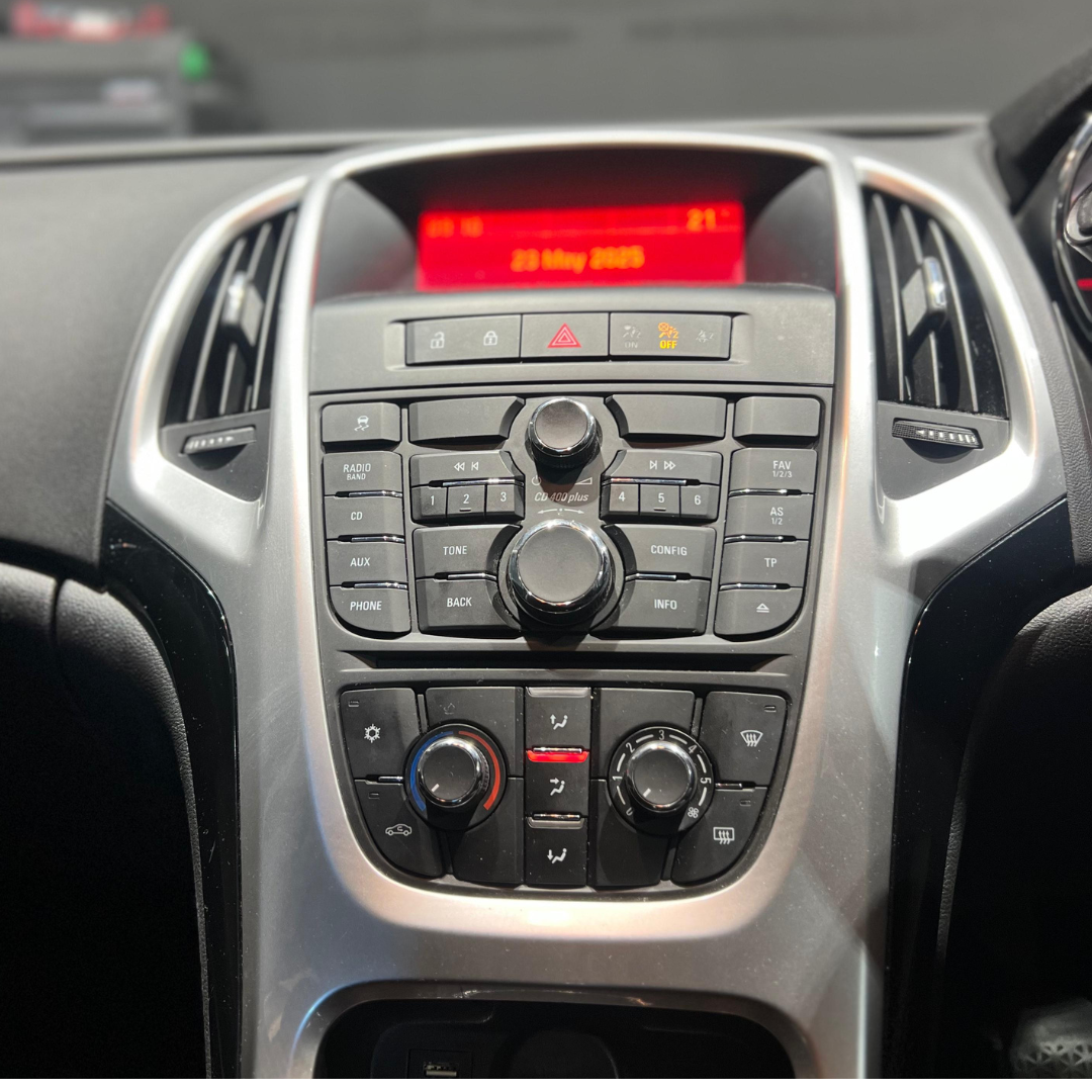 Vauxhall Astra J Apple Carplay / Android Auto 9" Stereo Upgrade 2009-2016