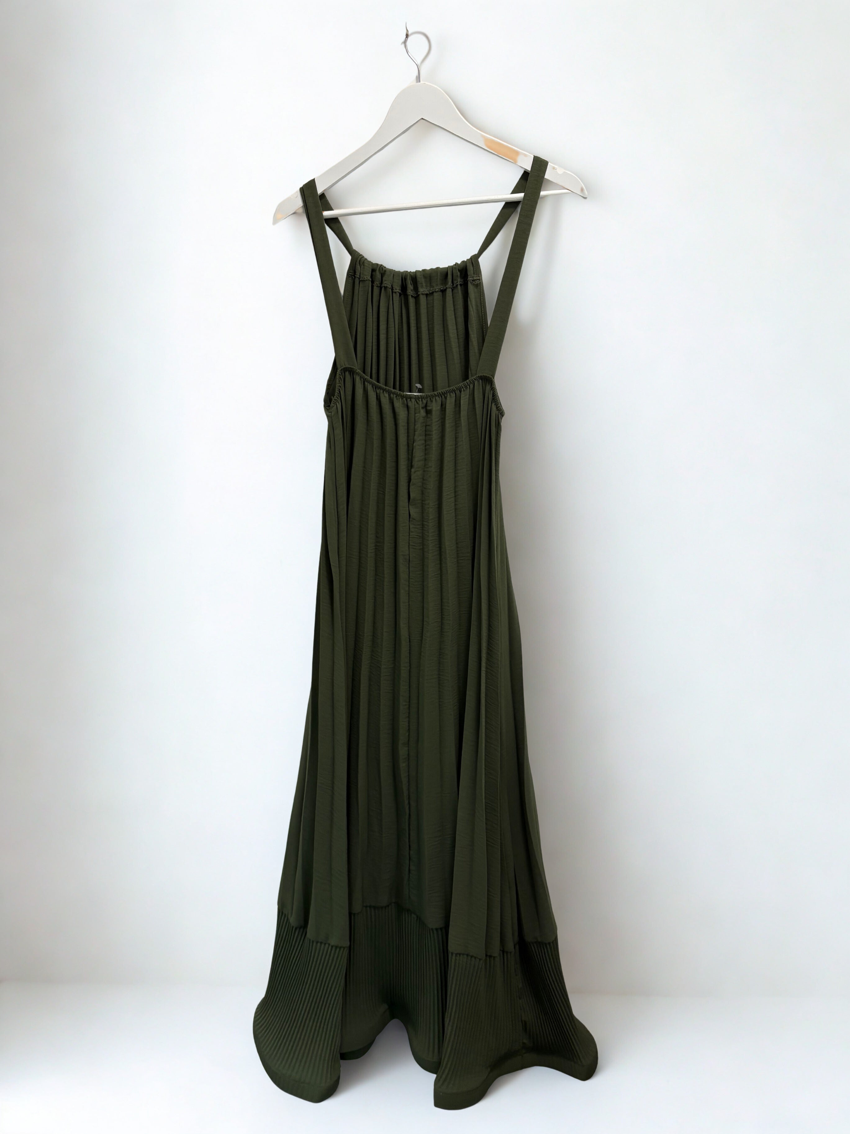 Flowing Sleeveless Maxi Dress – One Size (Fits 8–22)