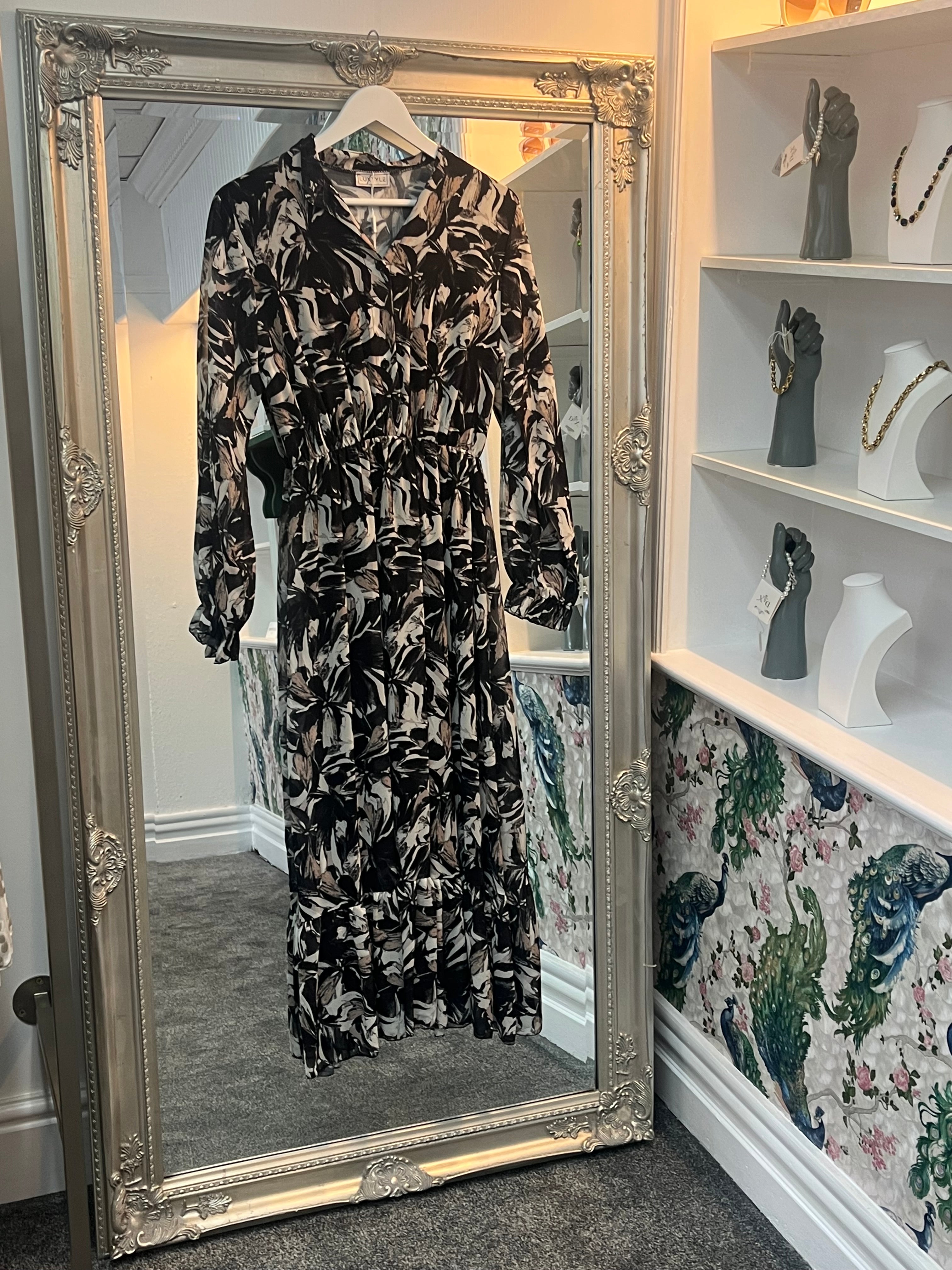 Black Longsleeve Pattern Dress | One Size 8-14