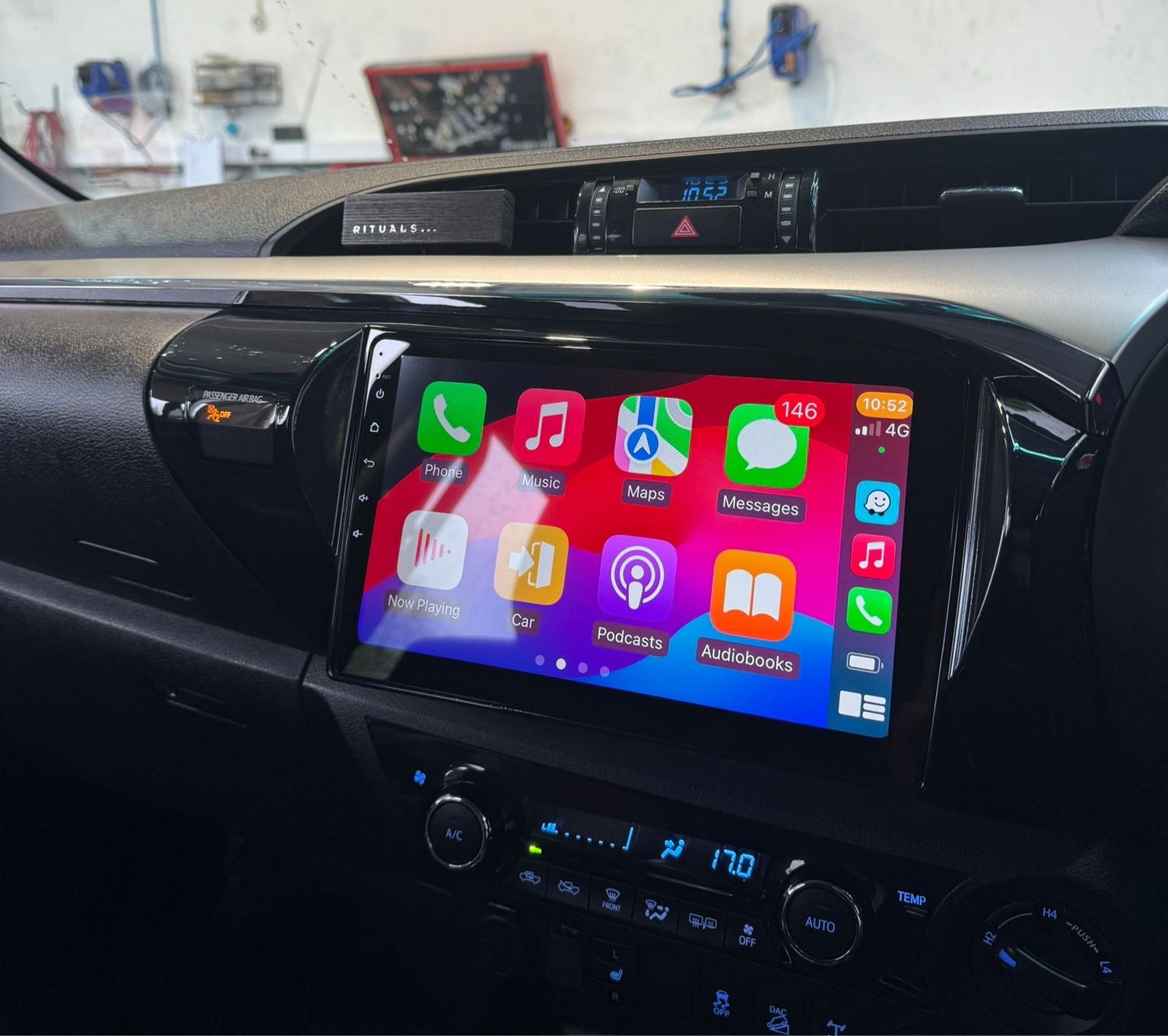 Toyota Hilux Apple Carplay / Android Auto 10" Stereo Upgrade
