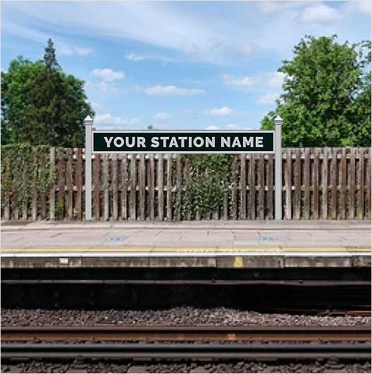 O Scale | Pre-Coloured | Double-Sided Personalised Steam-Era Station Name Board - Style 1 - One Line of Text