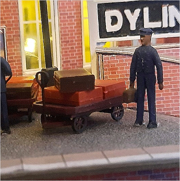OO Scale | Ready to Paint | Porter Luggage Trolley - Style 2 (2 pack)