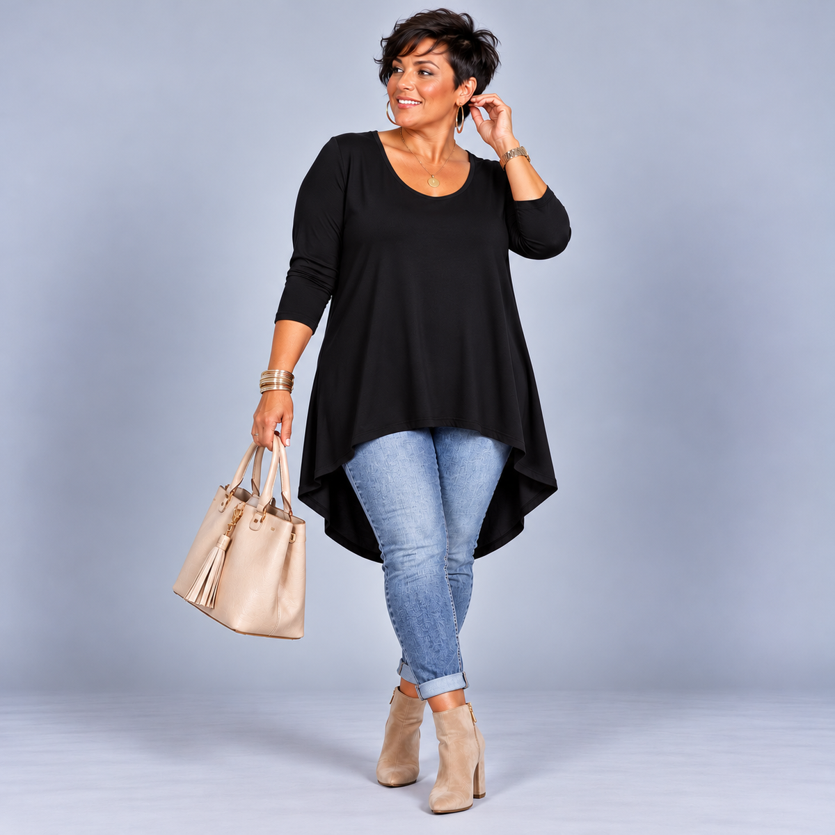 Plain 3/4 Sleeve Dipped Hem Top