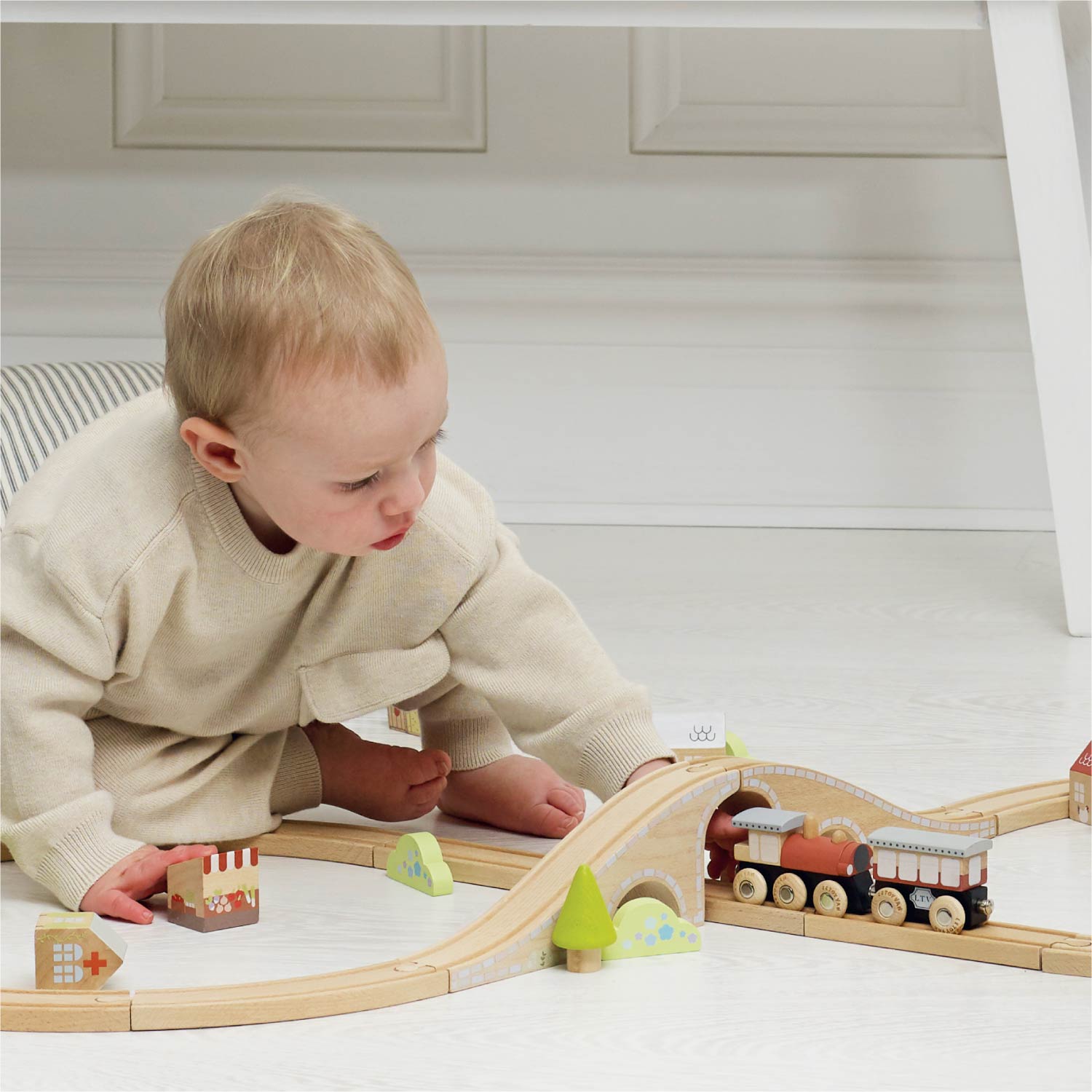 Figure of 8 Wooden Play Train Set