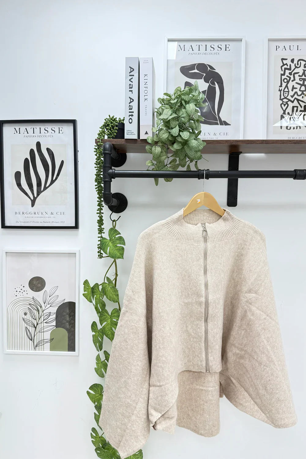 Zip Knitted Highlow Cardigan – One Size UK 8–18