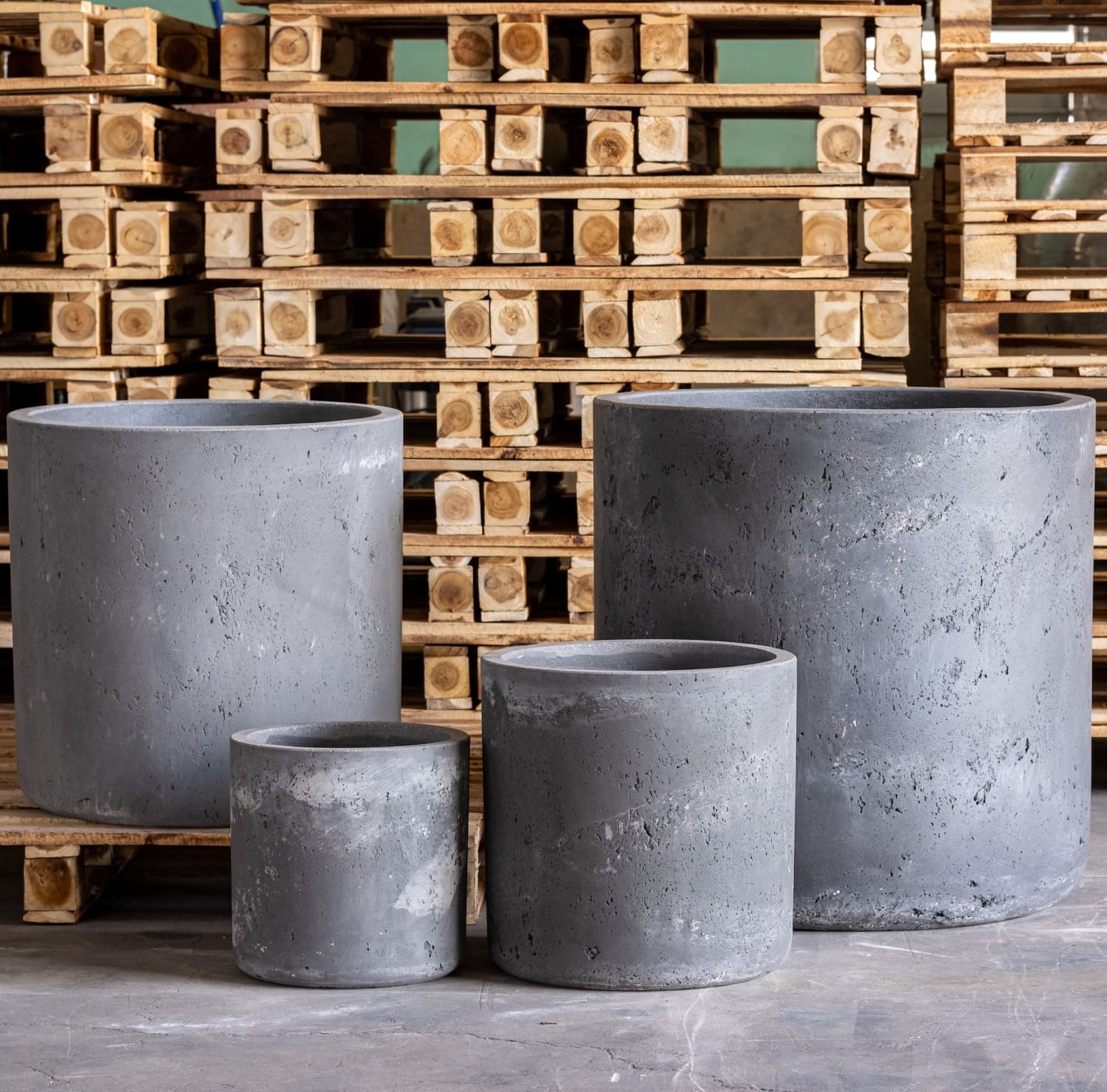 Aurella | Onyx Dusk – 85cm XXL Concrete Cylinder Planter – 365L Round Plant Pot