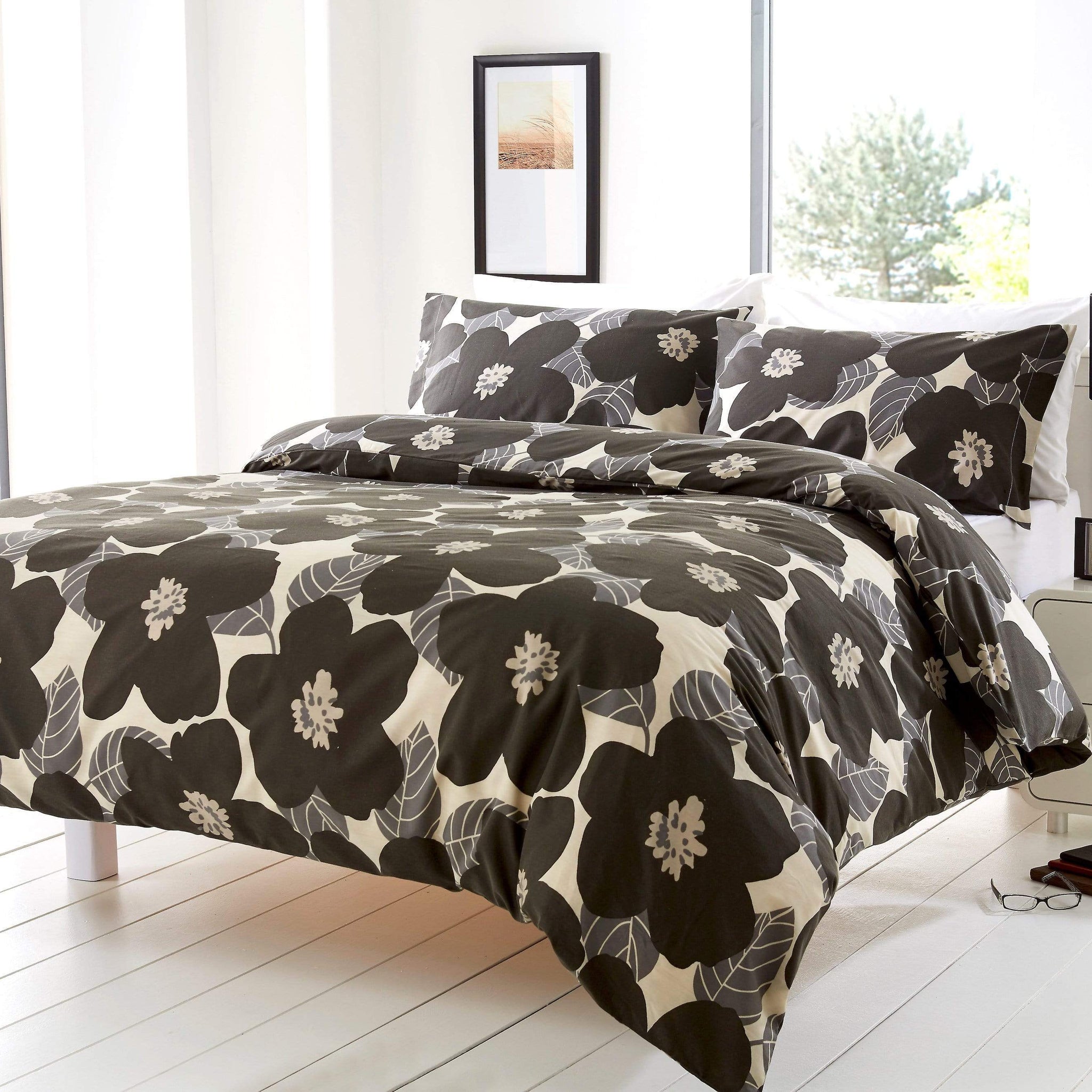 Bloomsbury Floral Poppy King Size Cotton Rich Duvet Set Elegant Luxury Quilt Cover and Pillow Cases Vibrant Bold Colours Bedroom Essentials by OLIVIA ROCCO