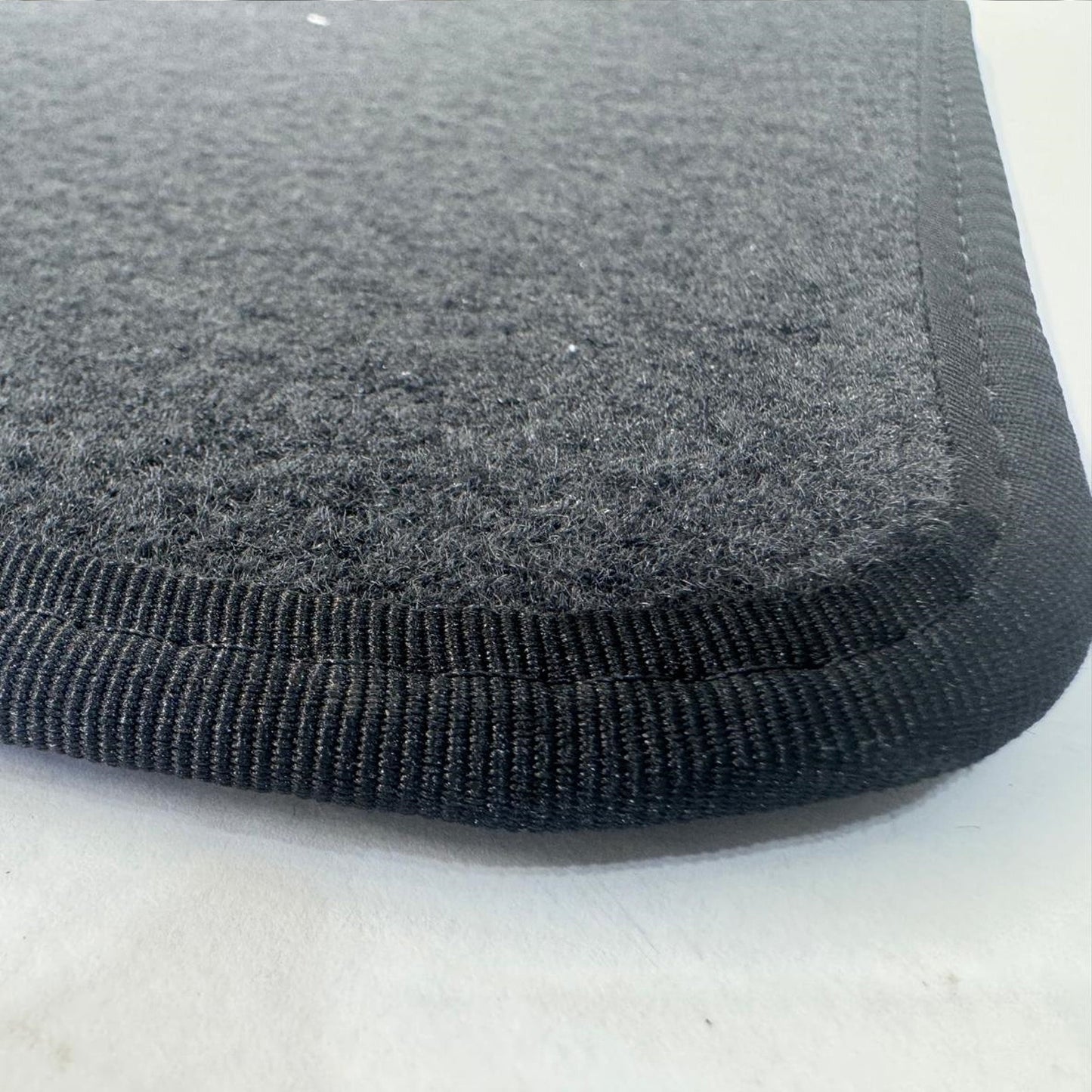 VW POLO HATCHBACK / SALOON 2002 TO 2004 - CAR MAT SET