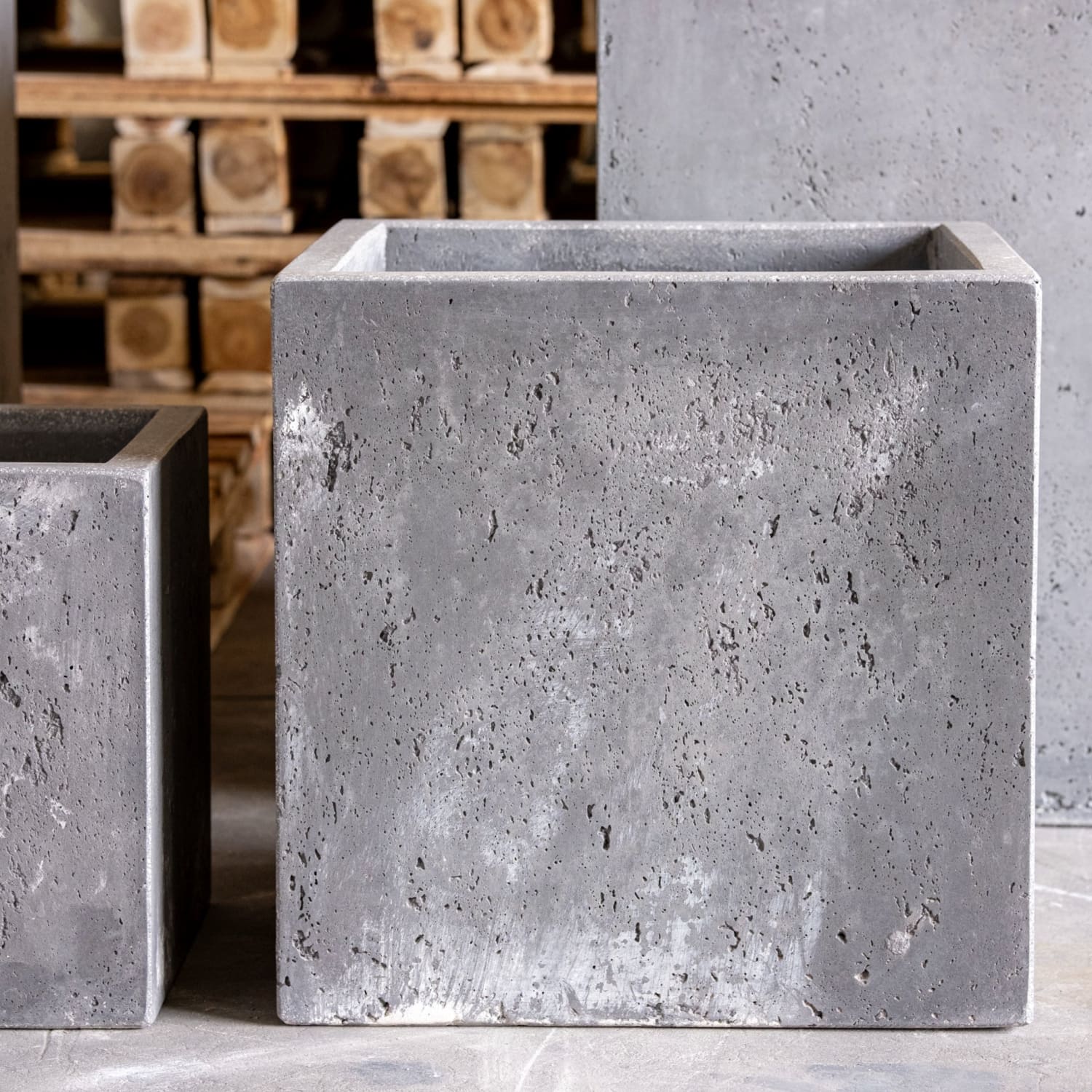 Cubrosa | Onyx Dusk – 85cm Extra Extra Large Concrete Square Planter – 459L Block Plant Pot