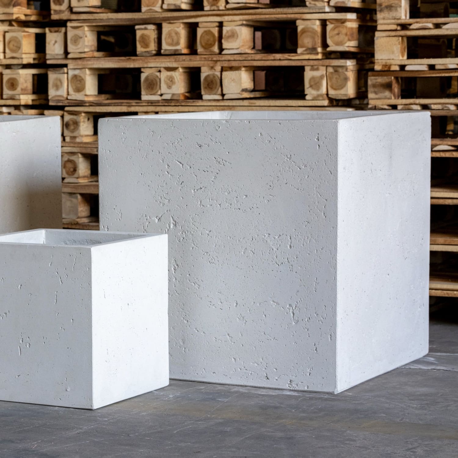 Cubrosa | White Mist – 100cm XXL Square Concrete Planter – 782L Large Outdoor Plant Pot