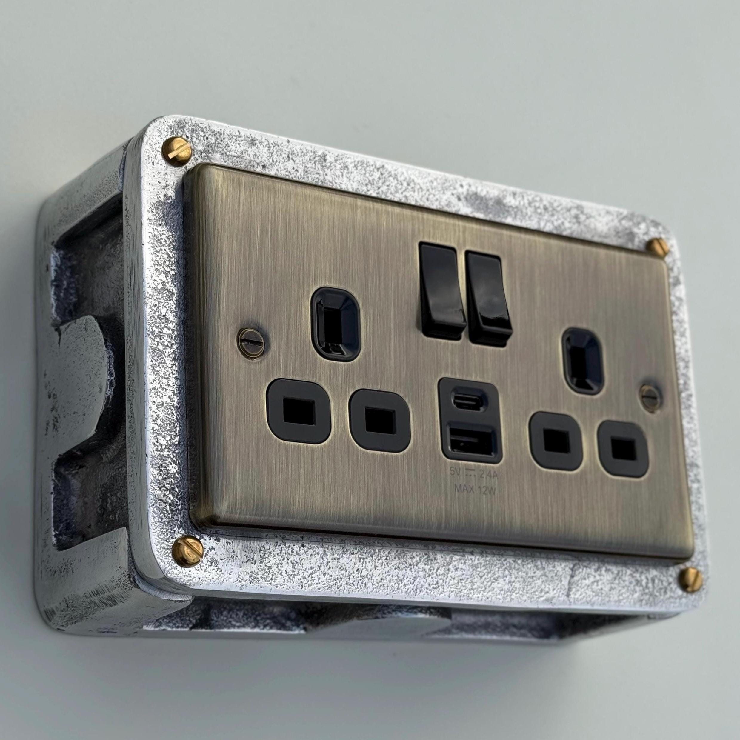 Antique Brass Double Switched 13A Power Socket 230V 13A 2 Gang 2G  Solid Cast Metal Conduit Industrial