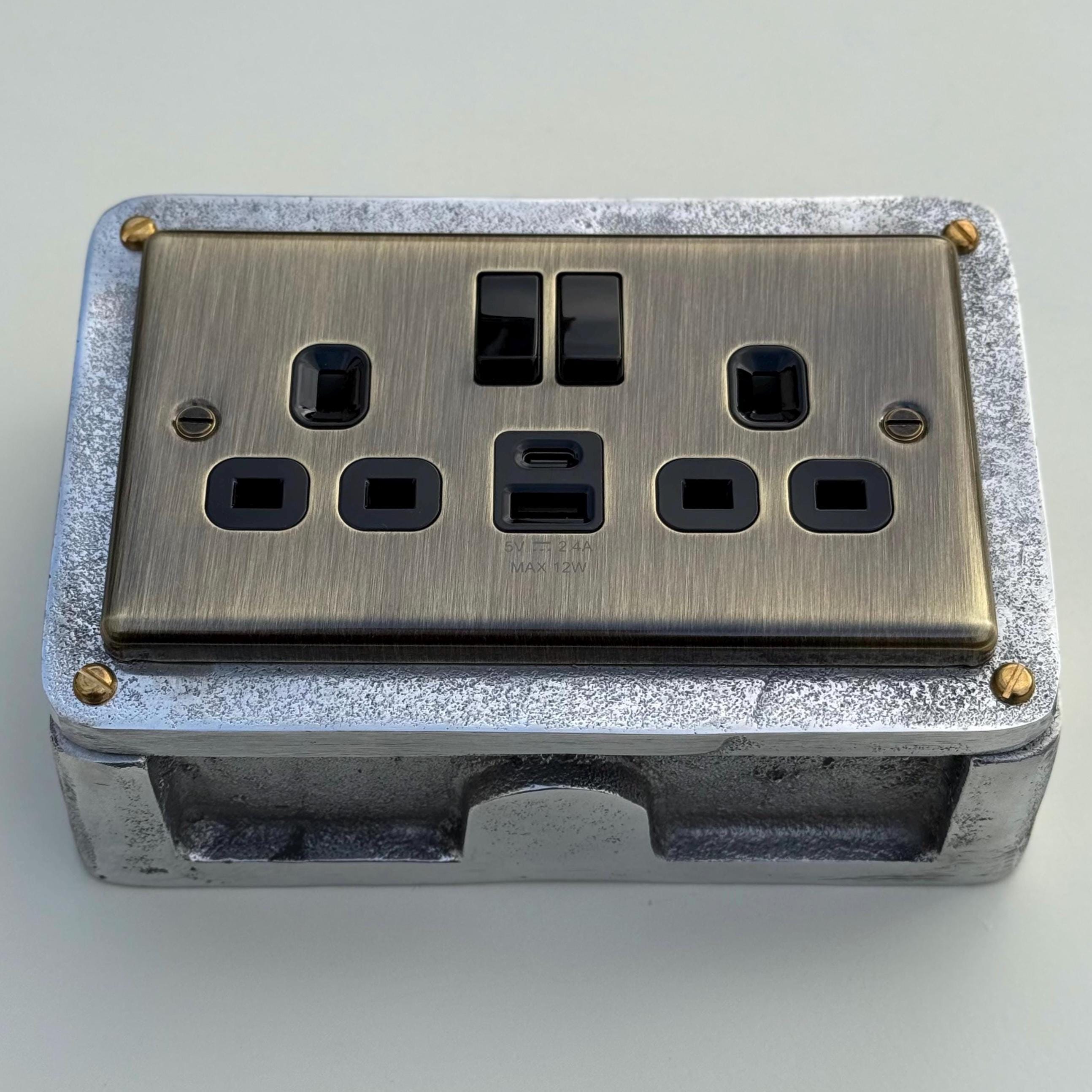 Antique Brass Double Switched 13A Power Socket 230V 13A 2 Gang 2G  Solid Cast Metal Conduit Industrial