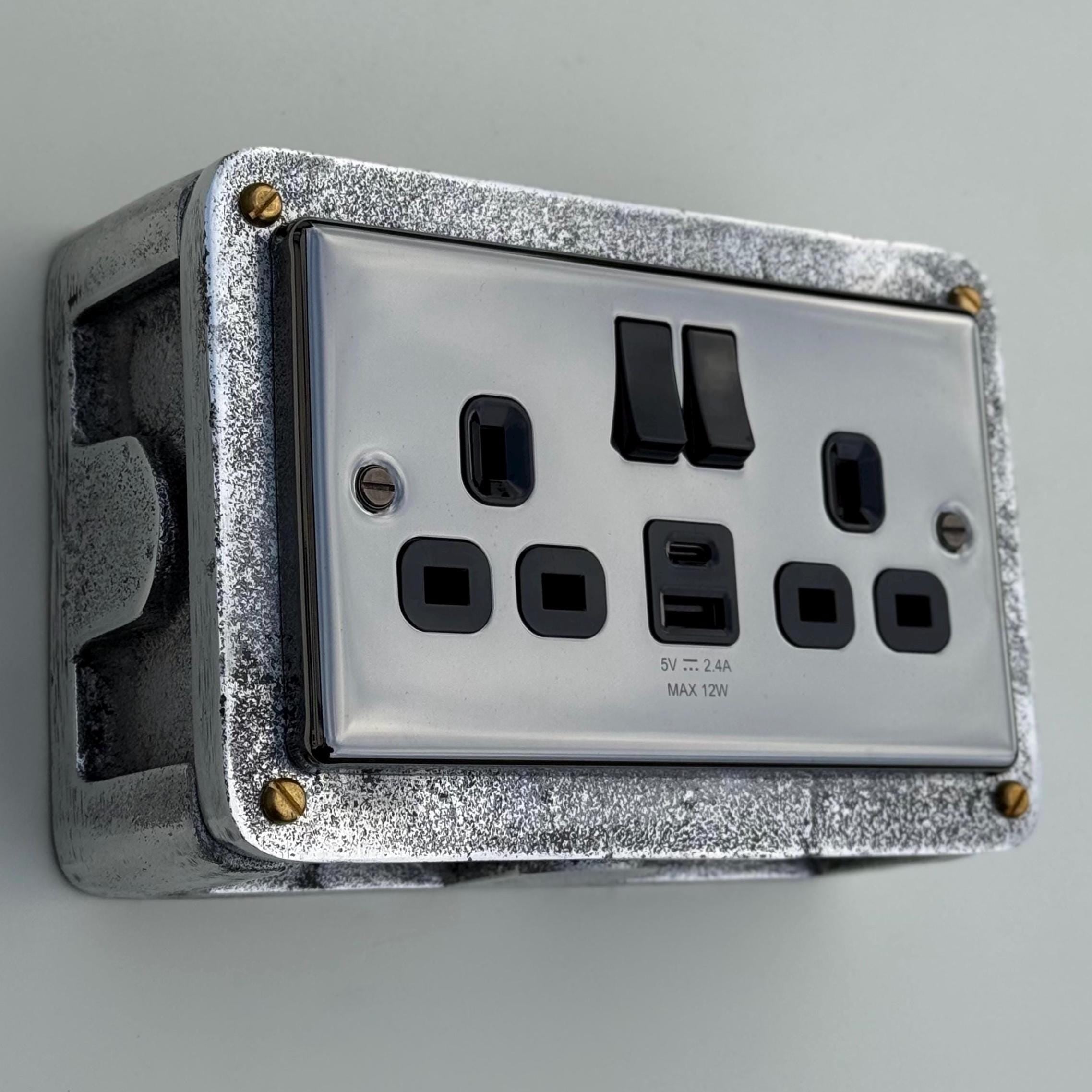 Black Nickel Double Switched 13A Power Socket 230V 13A 2 Gang 2G Solid Cast Metal Conduit Switch Industrial