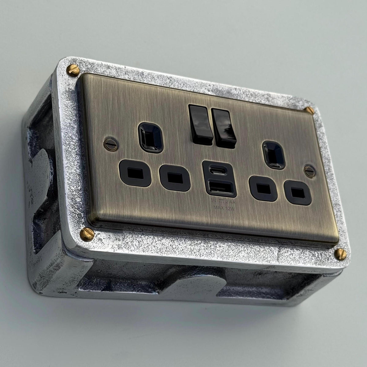 Il Power Socket Antique Brass Double Switched 13A Power Socket 230V 13A 2 Gang 2G Soli ...