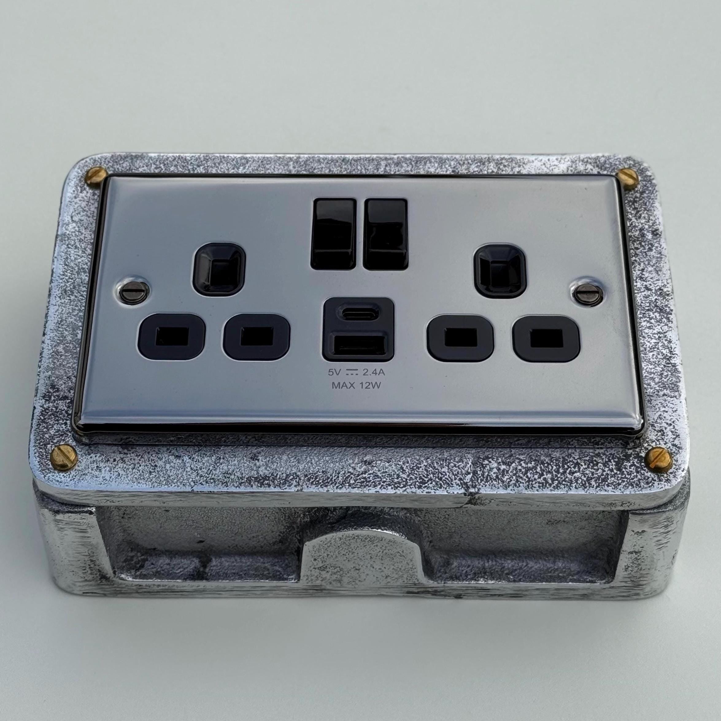 Black Nickel Double Switched 13A Power Socket 230V 13A 2 Gang 2G Solid Cast Metal Conduit Switch Industrial