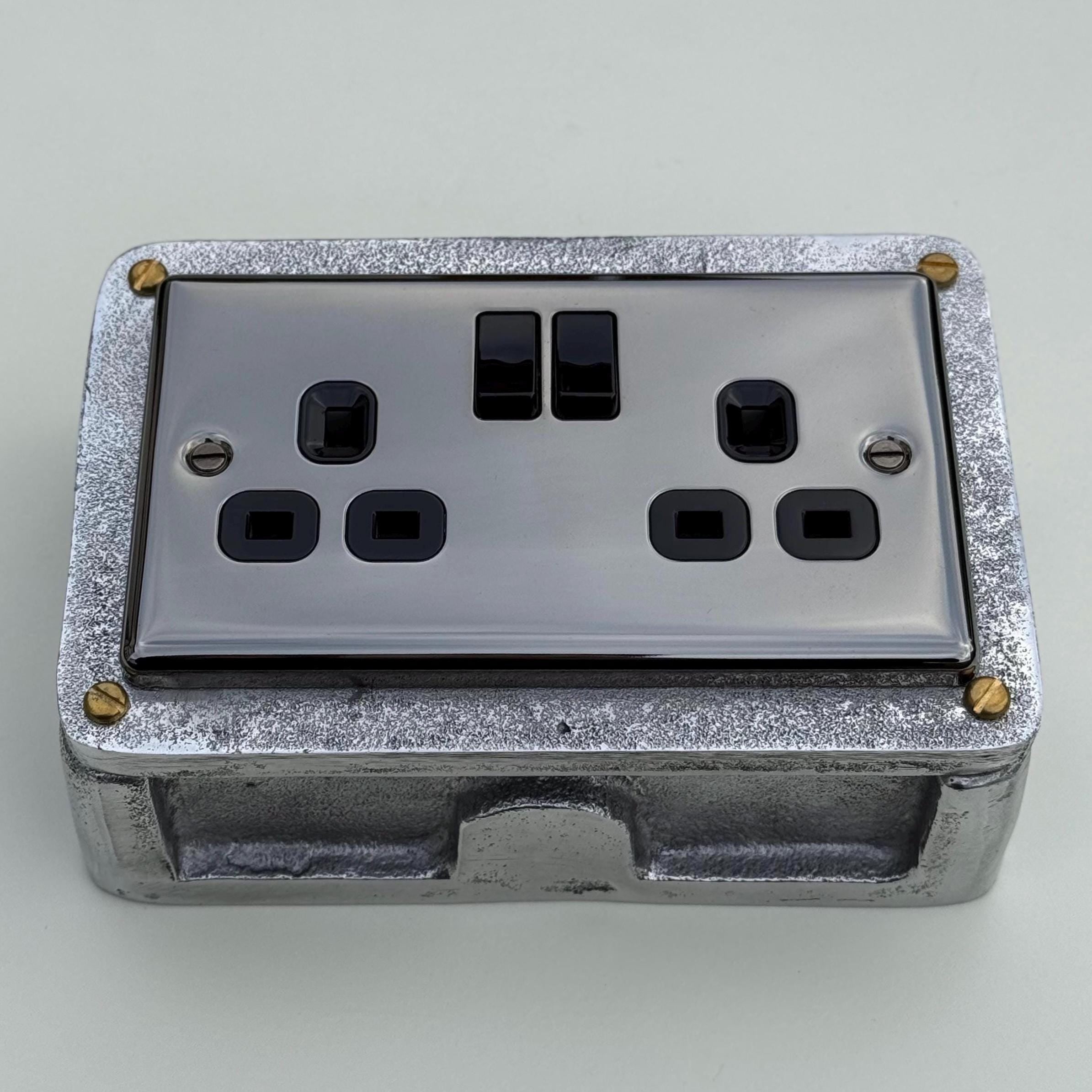 Black Nickel Double Switched 13A Power Socket 230V 13A 2 Gang 2G Solid Cast Metal Conduit Switch Industrial