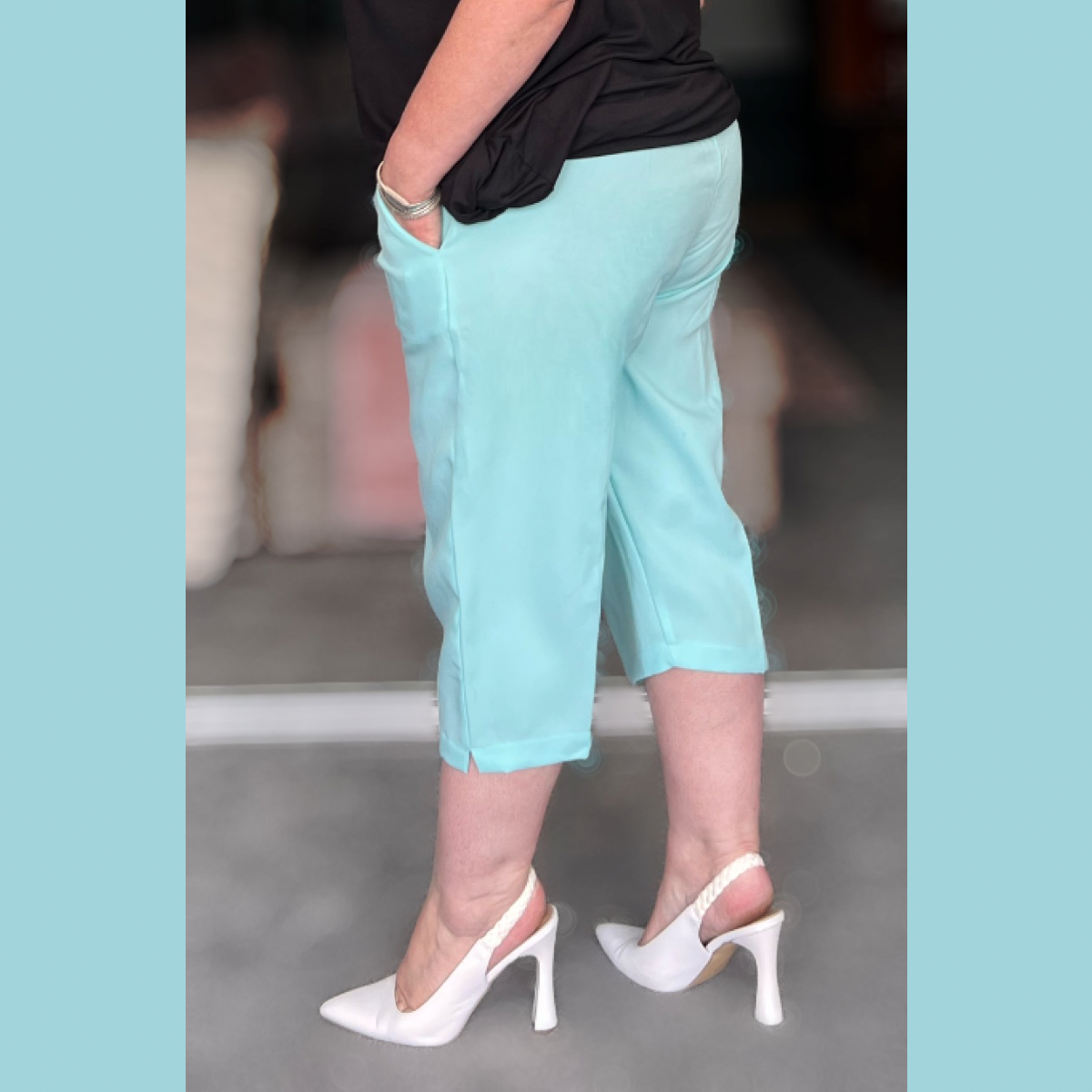 1/2 Elastic Waist 3/4 Capri Trousers