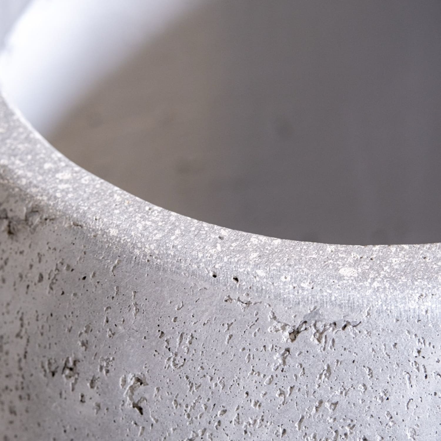 Orbello | Onyx Dusk – 35cm Medium Concrete Sphere Planter – 25L Round Plant Pot