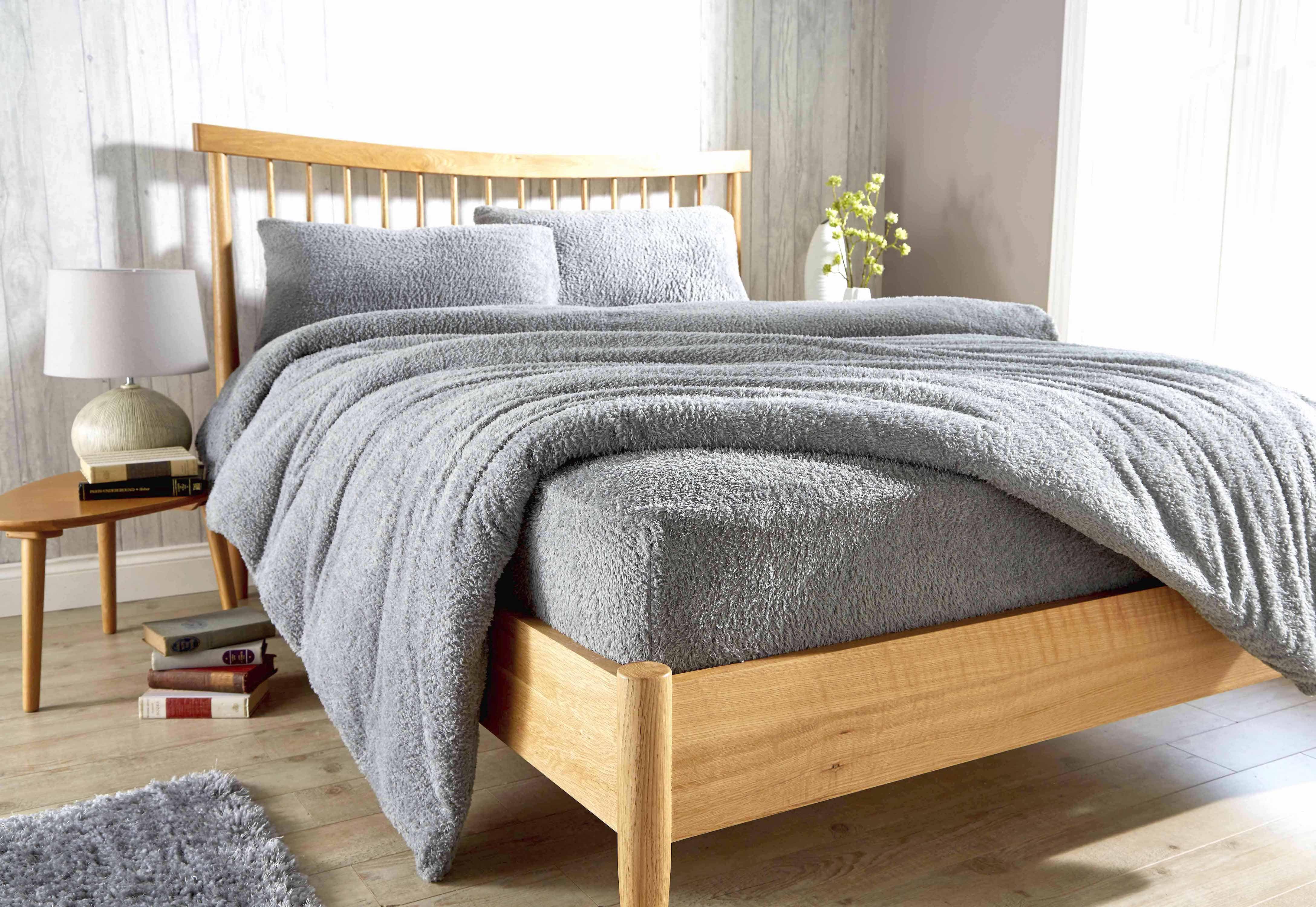 Teddy Fleece Extra Deep Fitted Sheet Plush Super Soft Warm Bedding for Winter Snug Fit Elastic Edges Multiple Sizes Stylish Colours Fluffy Bedding by OLIVIA ROCCO