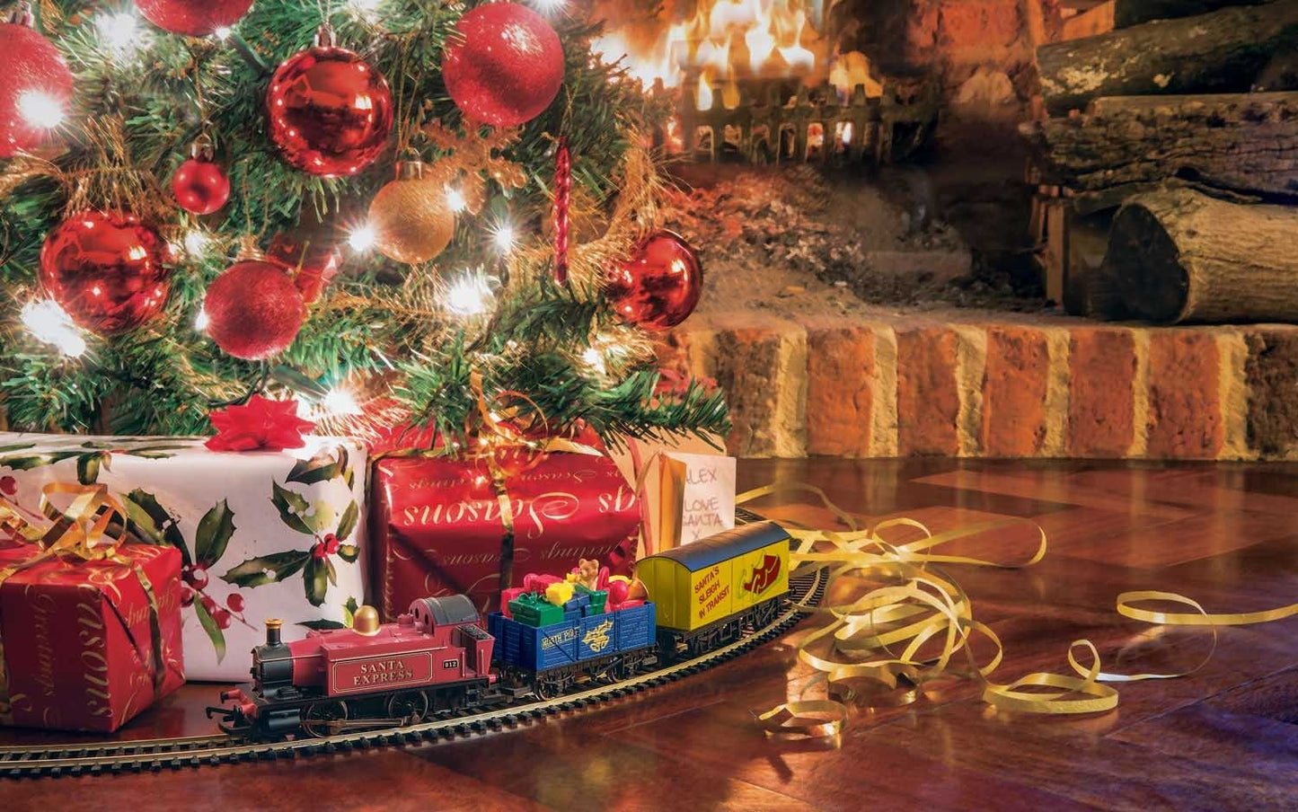 Hornby R1248M Santa's Express Train Set