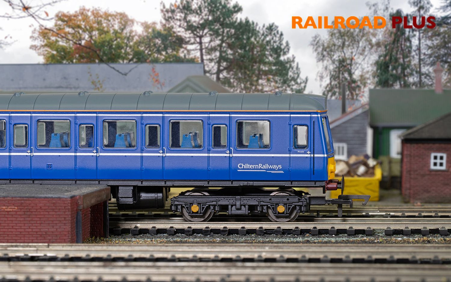 Hornby R30193 Railroad Plus Chiltern Railways, Class 121 'Bubble Car', Bo-Bo, 121020 Diesel Locomotive - Era 9