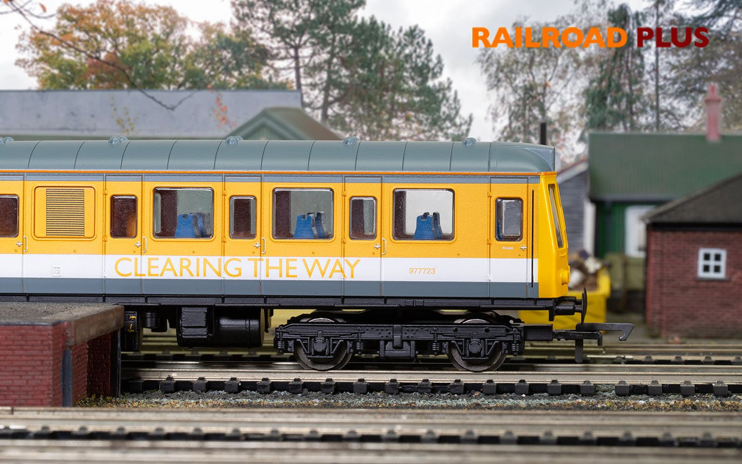 Hornby R30194 RailRoad Plus Railtrack, Class 960, Bo-Bo, 977723 Diesel Locomotive - Era 9