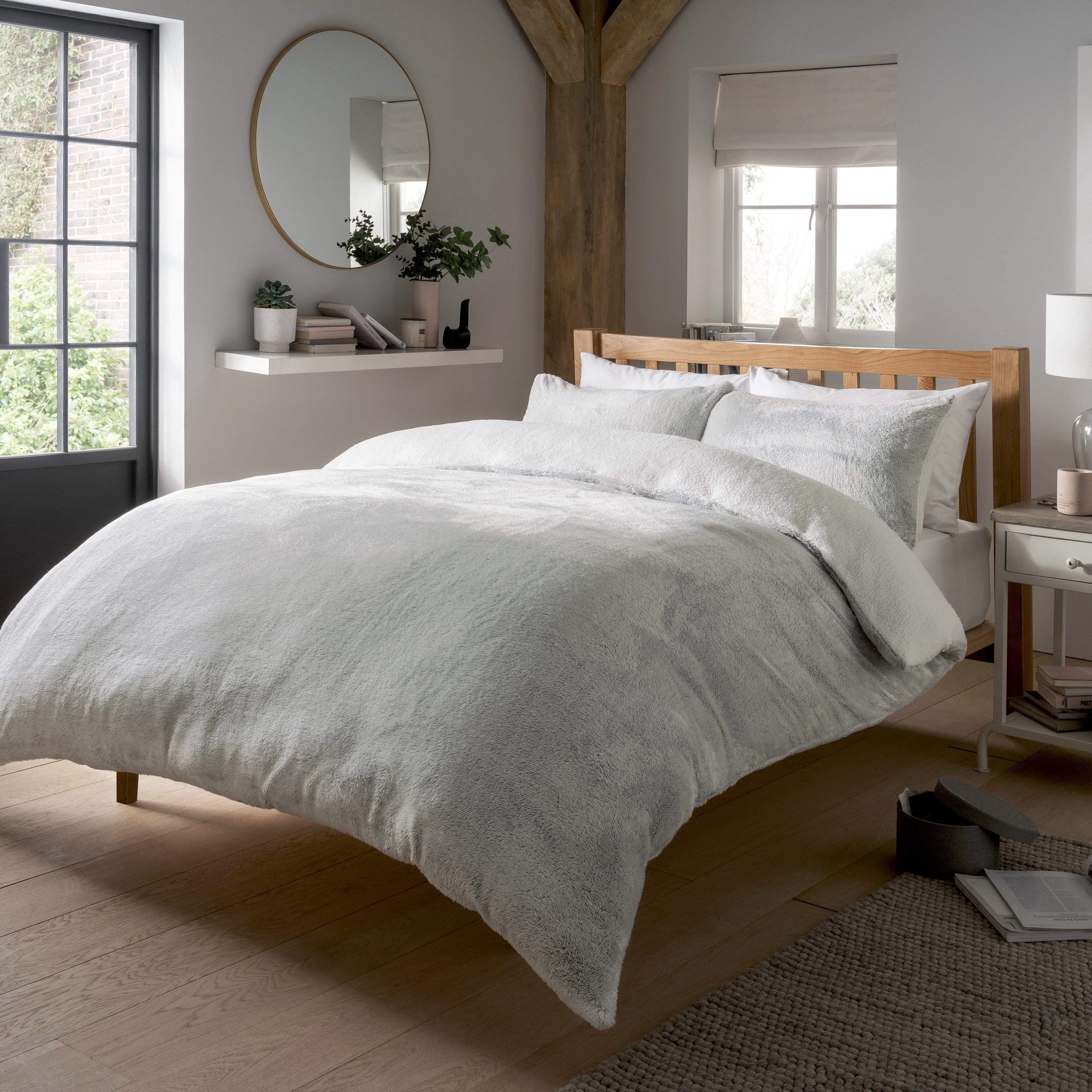 Shimmer Teddy Fleece Reversible Duvet Set with Glitter Design Luxurious Ultra Soft and Warm Bedding Available in Single, Double, King Sizes by OLIVIA ROCCO