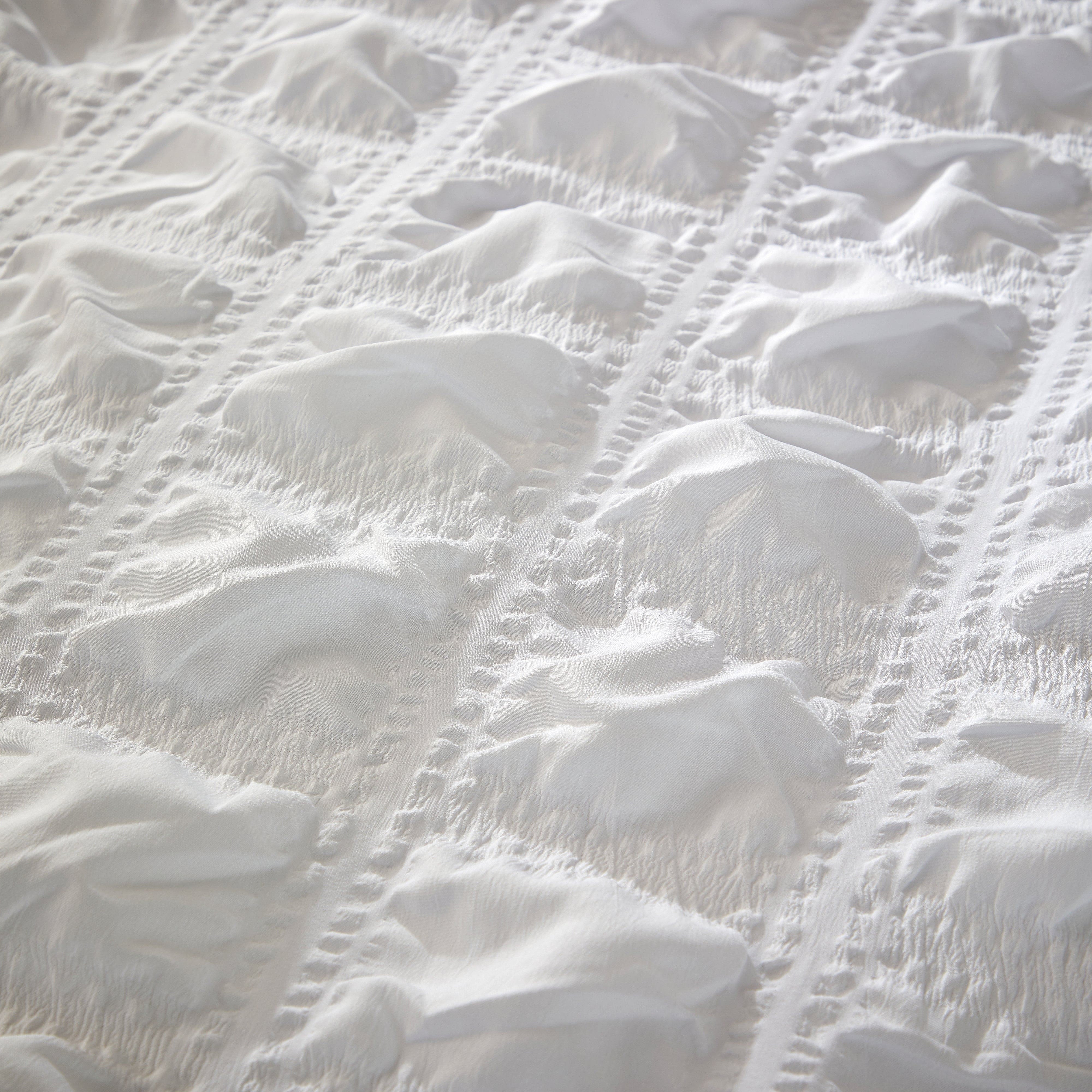 Soho White Microfibre Duvet Cover Set with Pillowcases Quilted Super Soft Easy Care Bedding Bed Linen Set by OLIVIA ROCCO