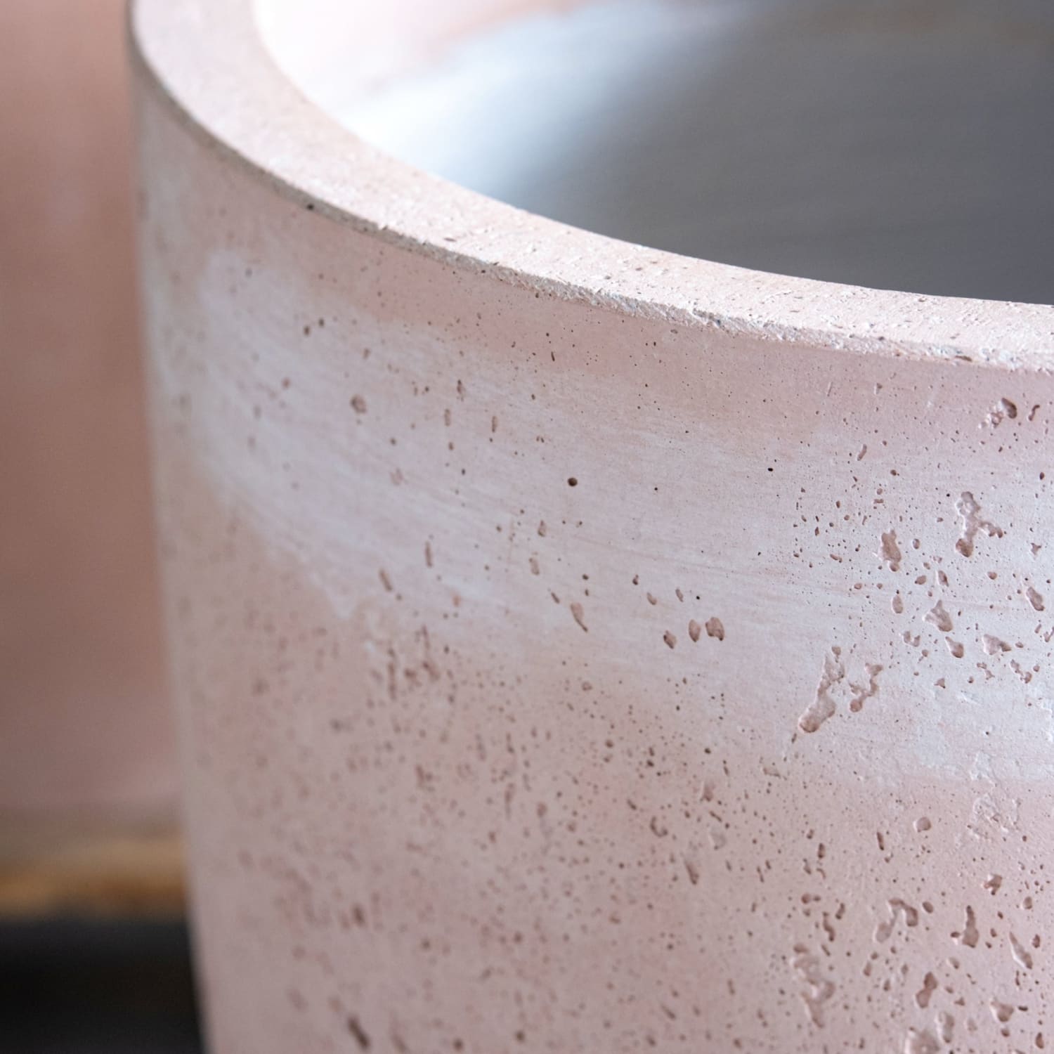 Vessara | Blushstone – 40cm Large Tall Concrete Planter – 15L Decorative Vase Pot
