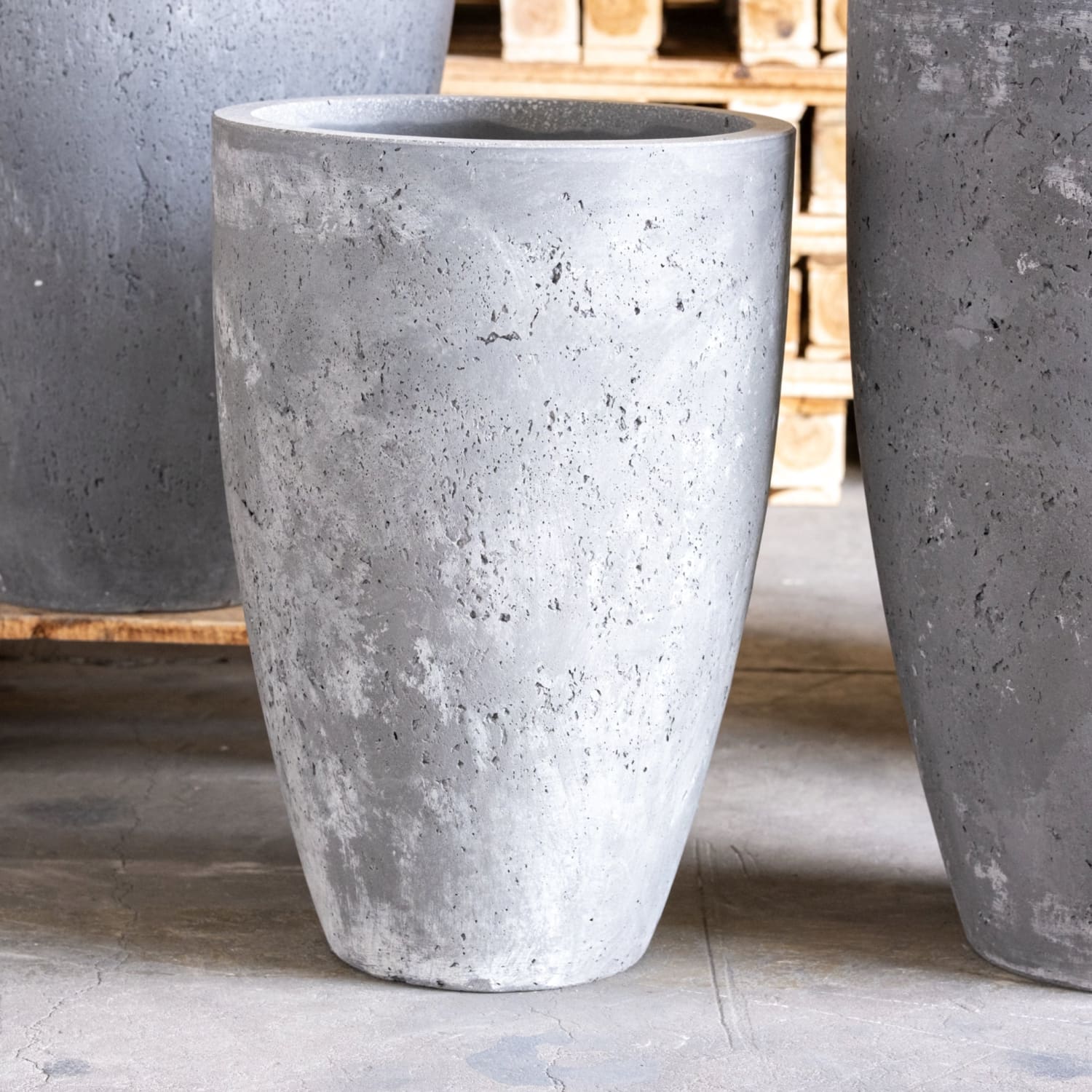 Vessara | Onyx Dusk – 40cm Large Concrete Vase Planter – 15L Tall Indoor Outdoor Pot