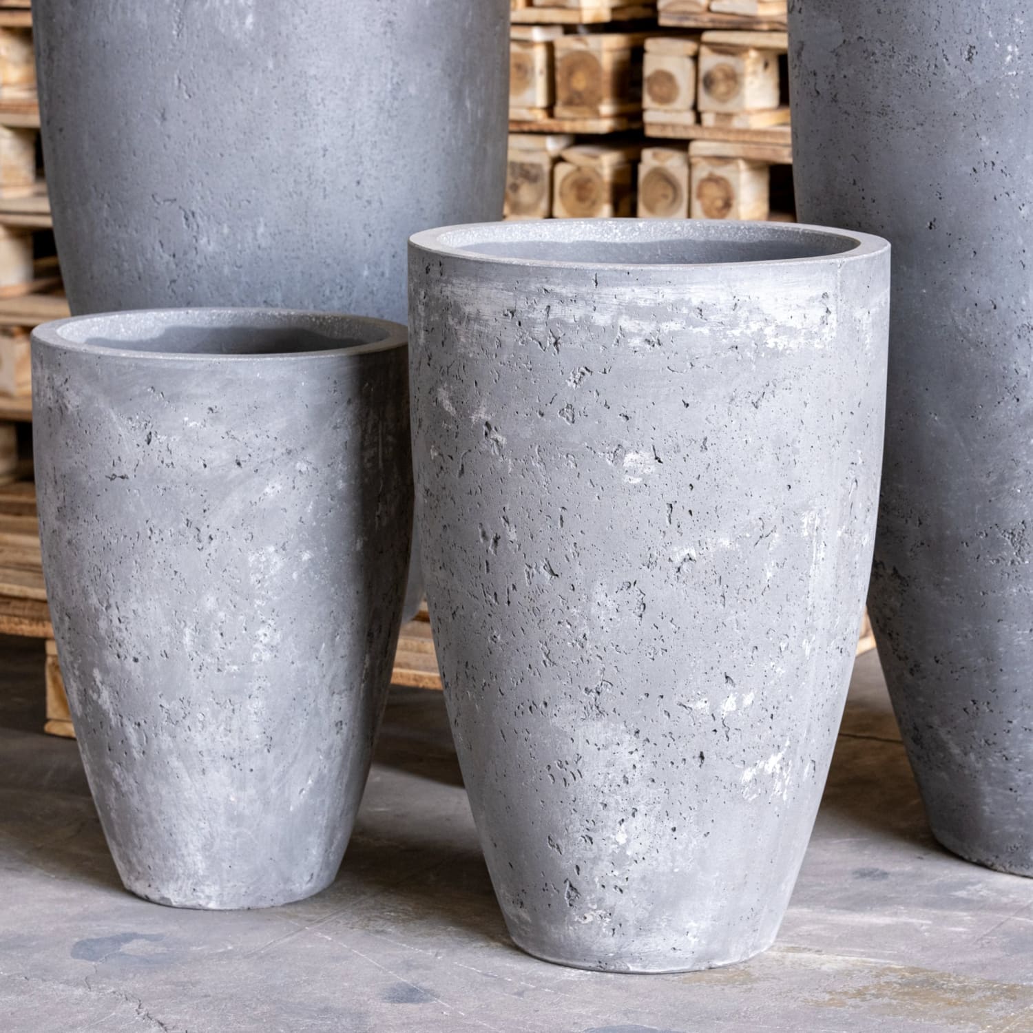 Vessara | Onyx Dusk – 68cm Extra Large Concrete Tall Vase Planter – 61L Round Plant Pot
