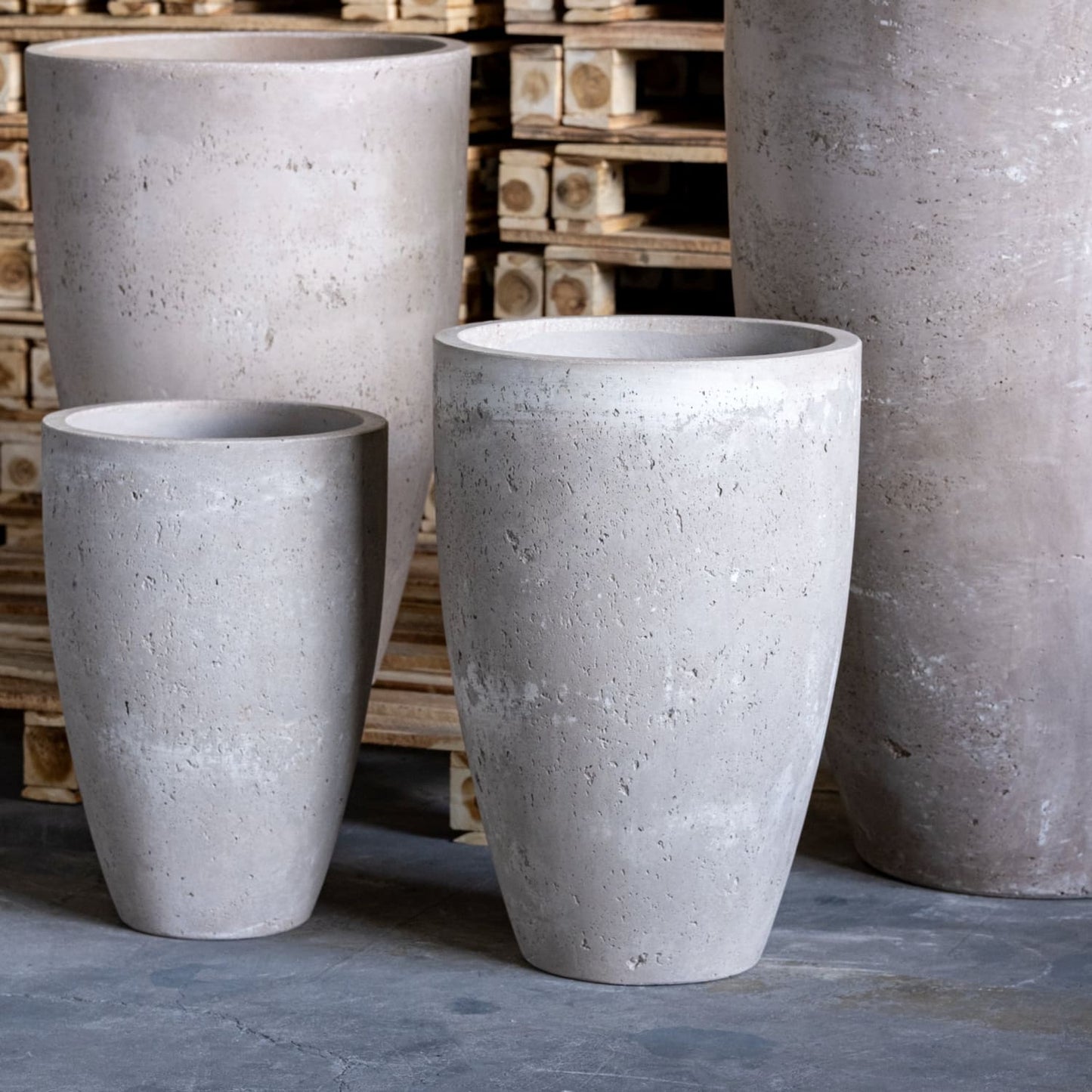 Vessara | Truffle – 40cm Tall Concrete Planter – 15L Vase-Shaped Plant Pot